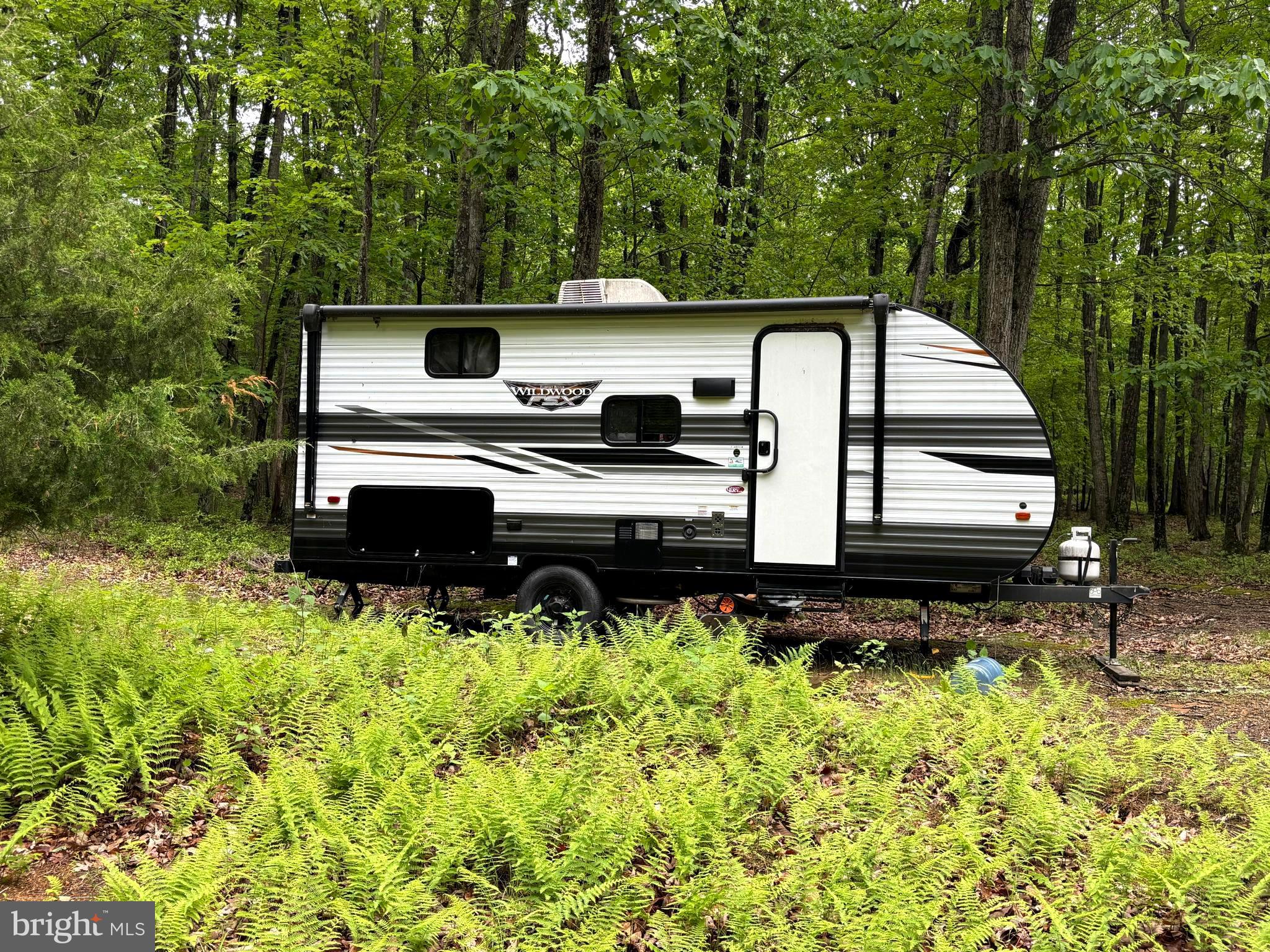 MEADOW HILLS ESTATES - Land