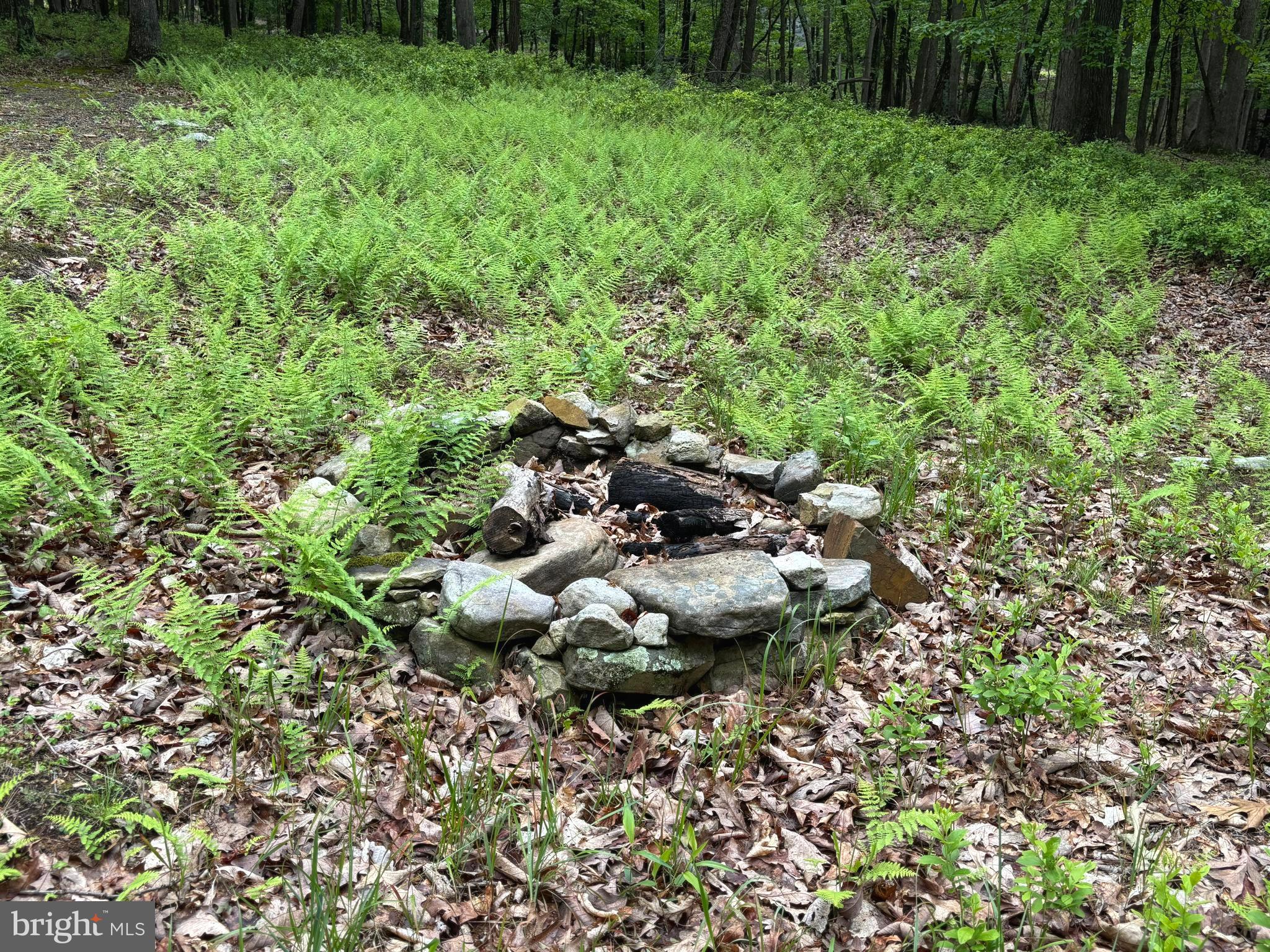 MEADOW HILLS ESTATES - Land