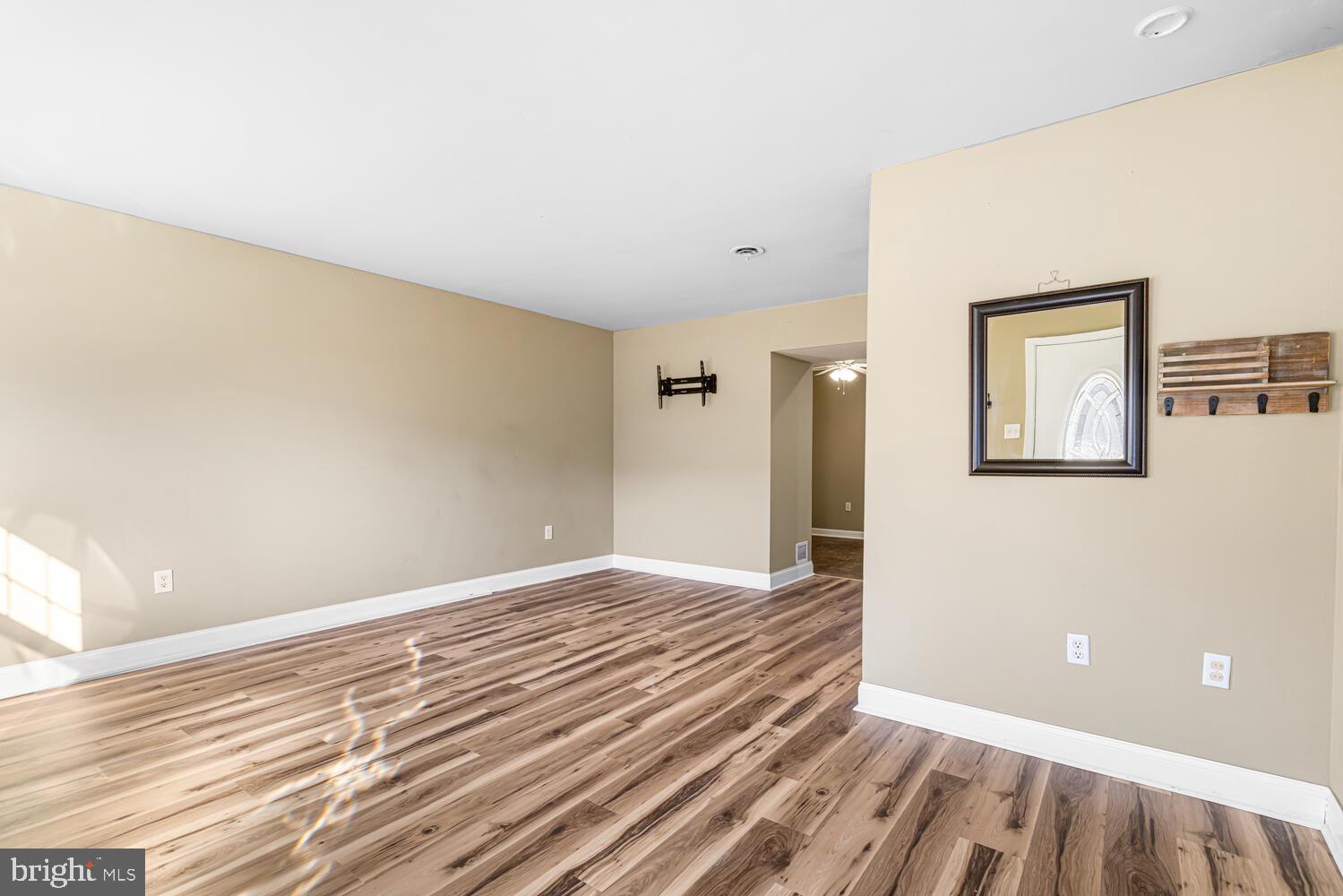 GREEN WILLOW RUN - Residential