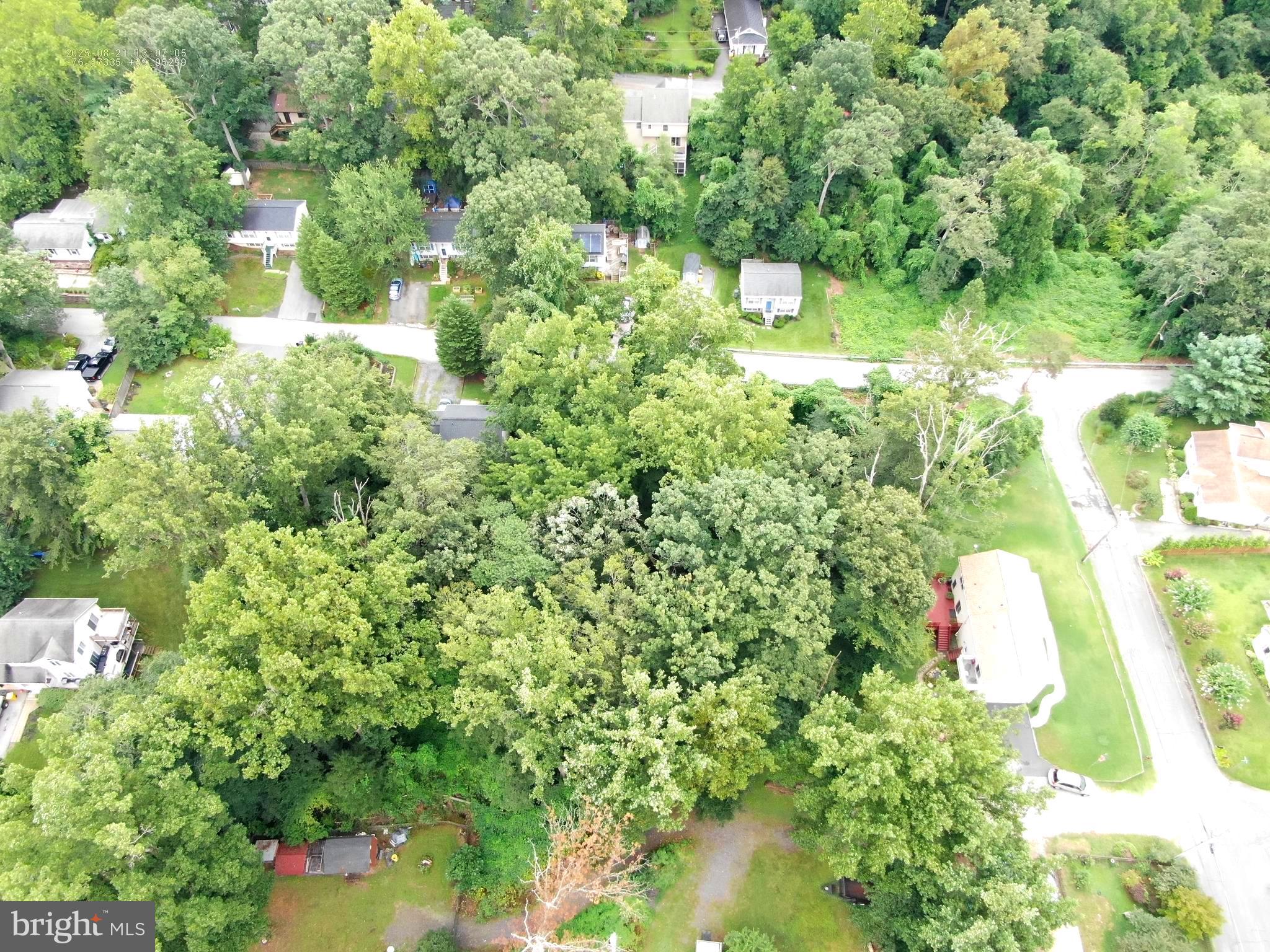 HERALD HARBOR - Land