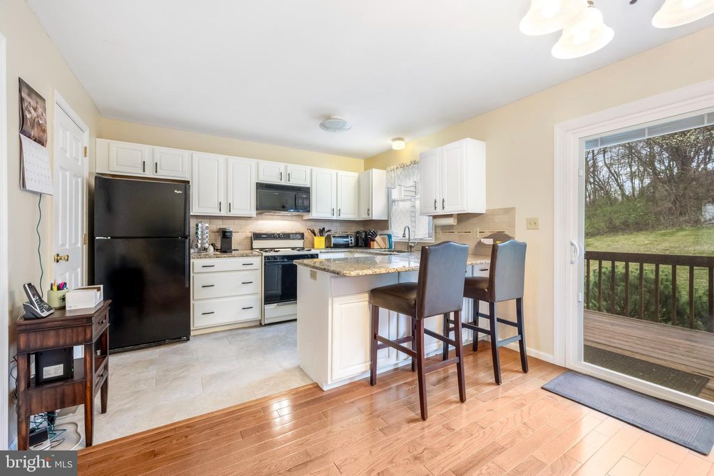 Photo of 208 Oakridge Drive, MOUNTVILLE, PA 17554 (MLS # PALA2067016)