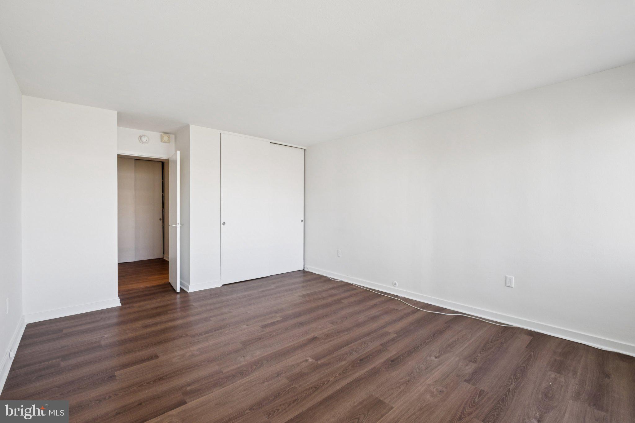 WASHINGTON SQ - Residential