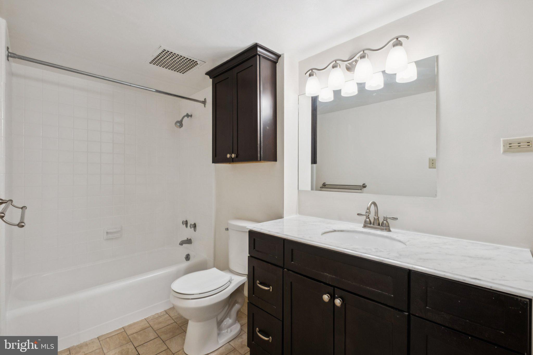 WASHINGTON SQ - Residential