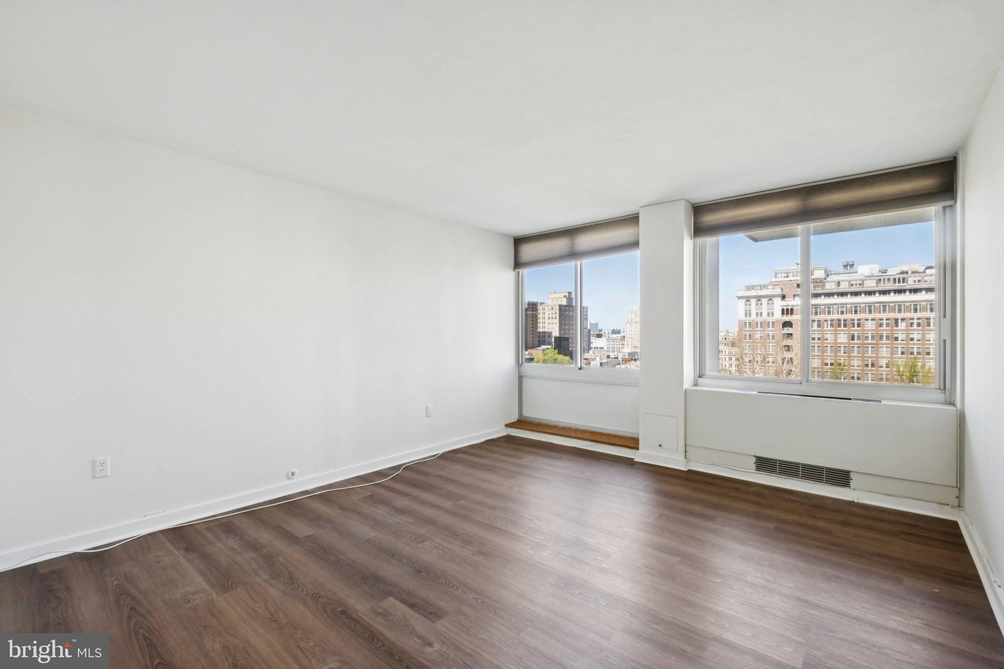 WASHINGTON SQ - Residential