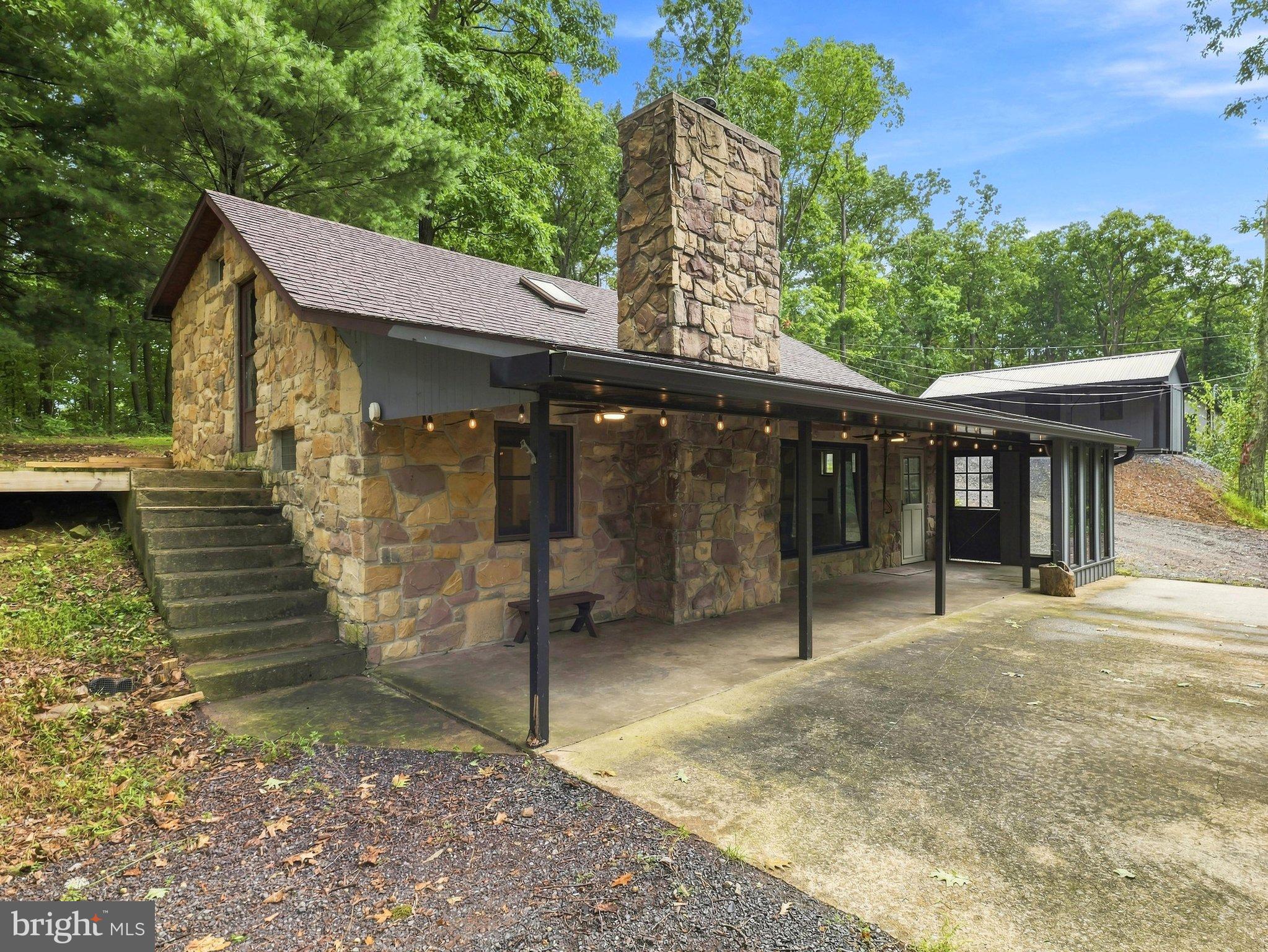 198 S MOUNTAIN TOP DRIVE