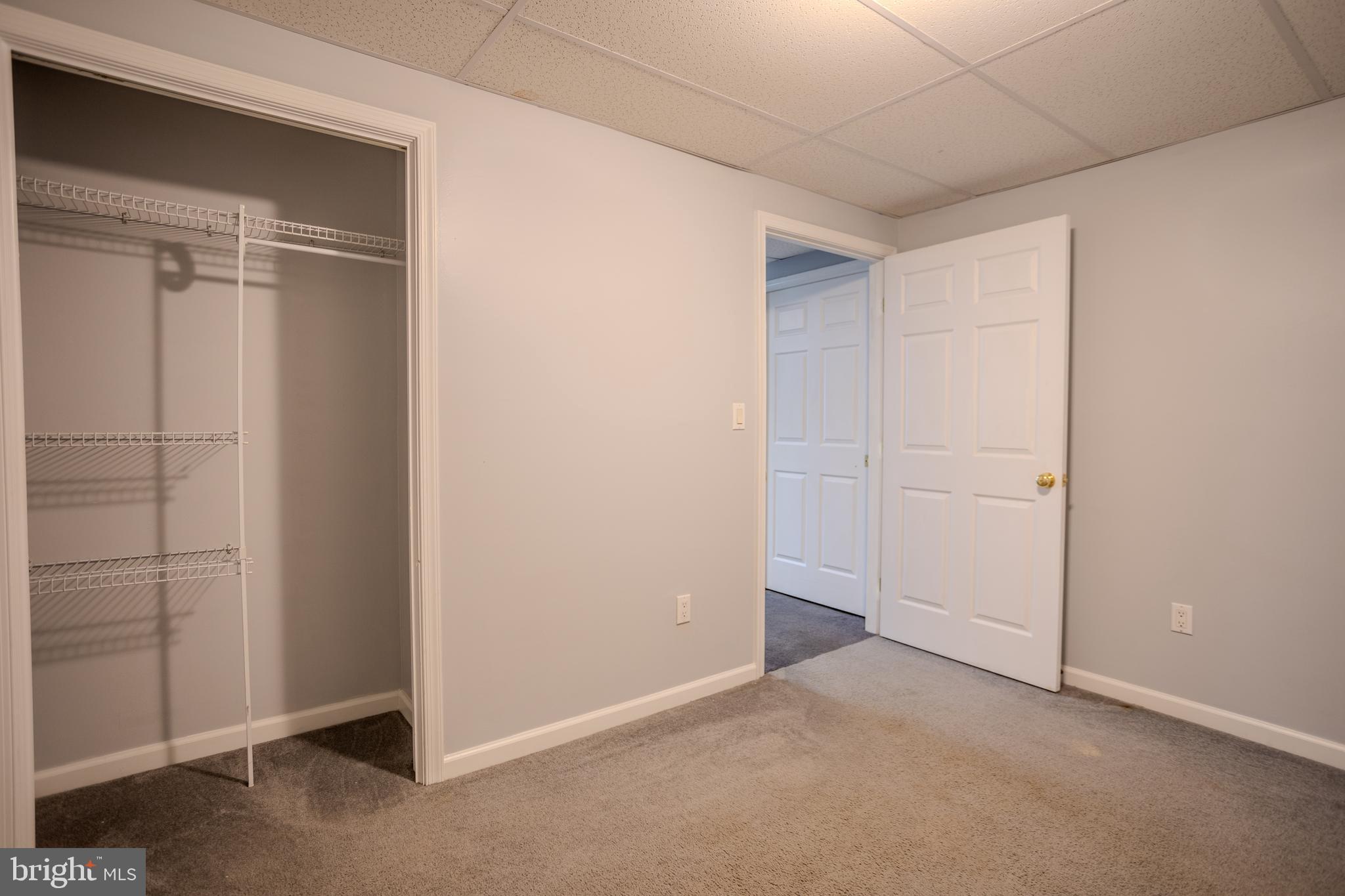 COLONIAL HILLS - Residential