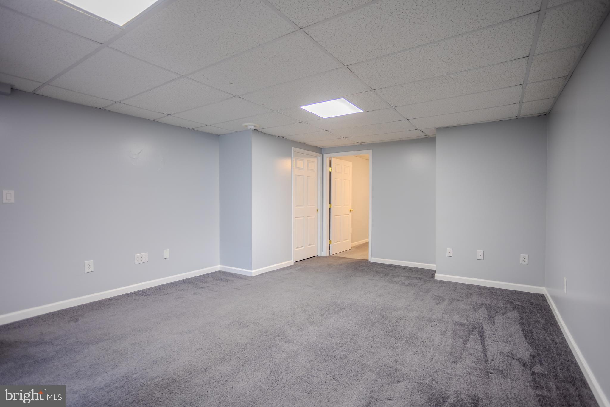 COLONIAL HILLS - Residential