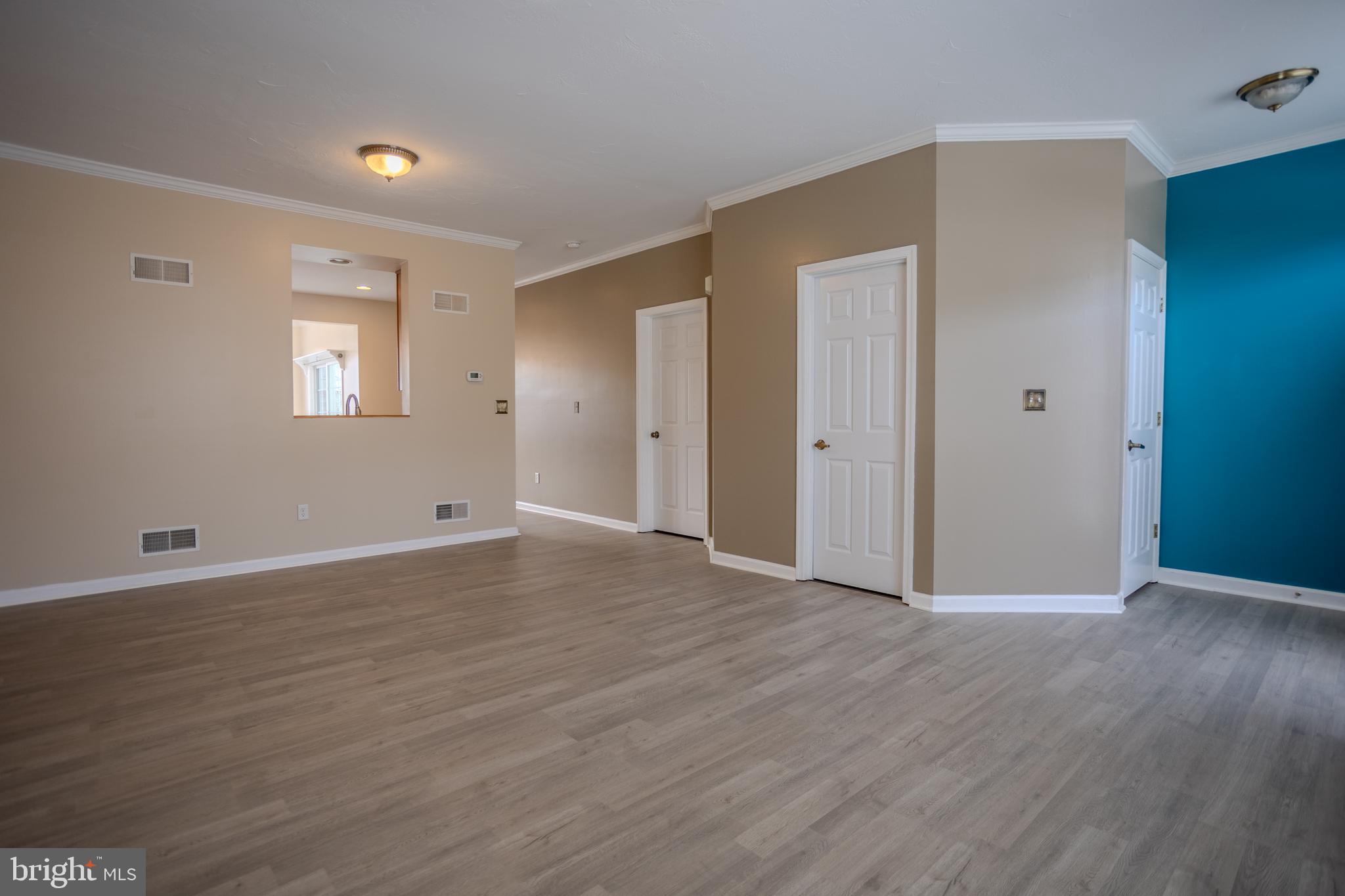 COLONIAL HILLS - Residential