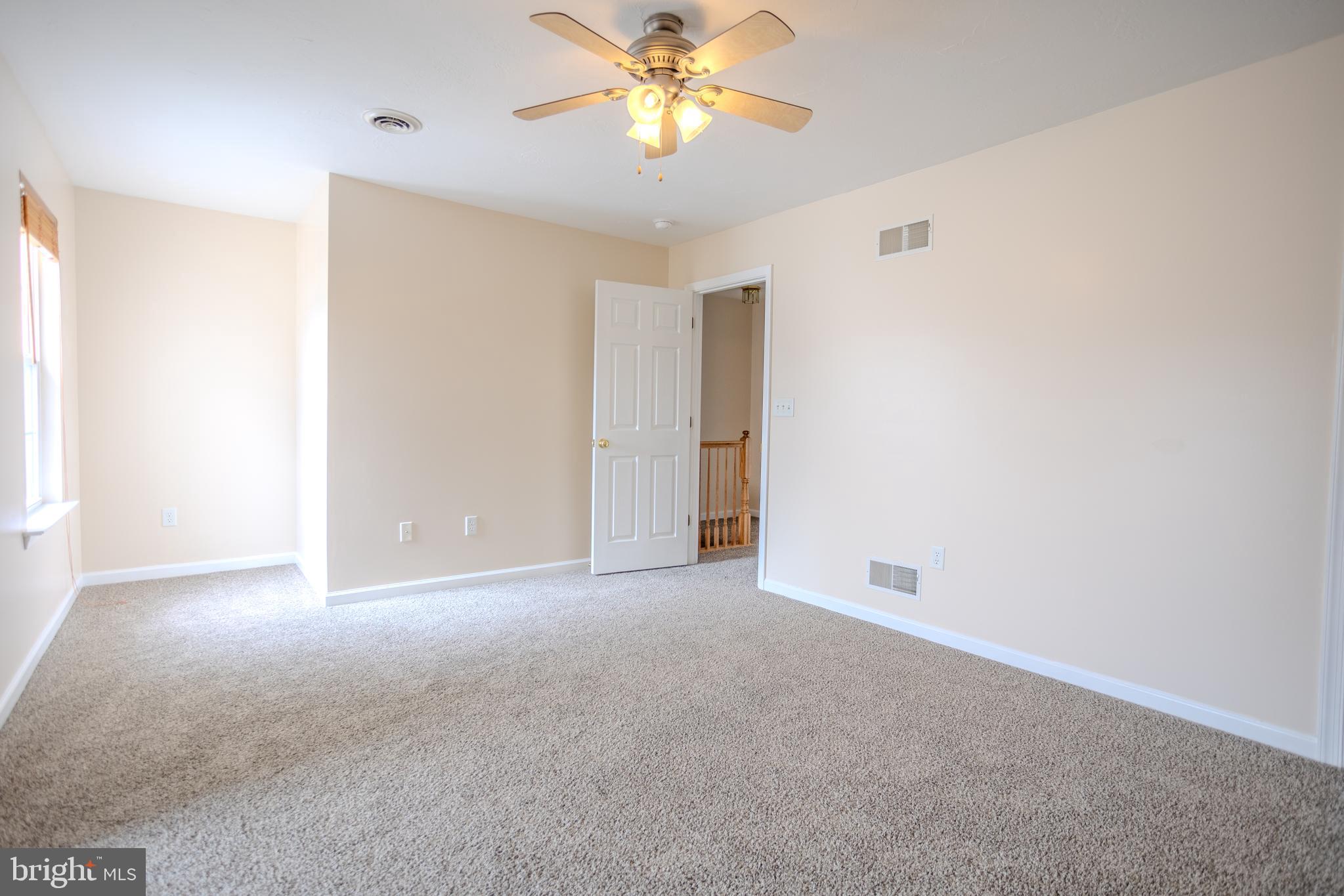 COLONIAL HILLS - Residential