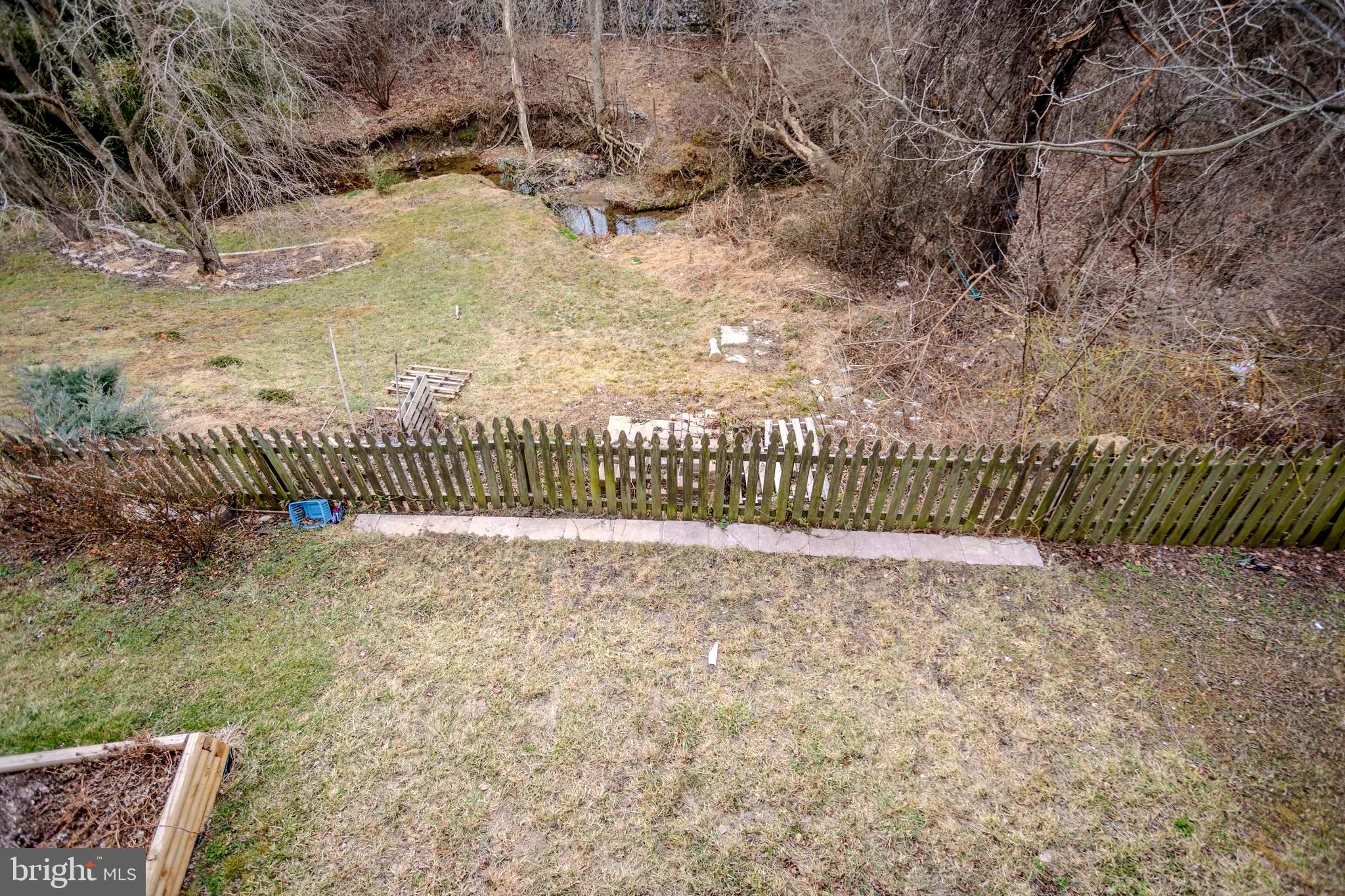 COLONIAL HILLS - Residential