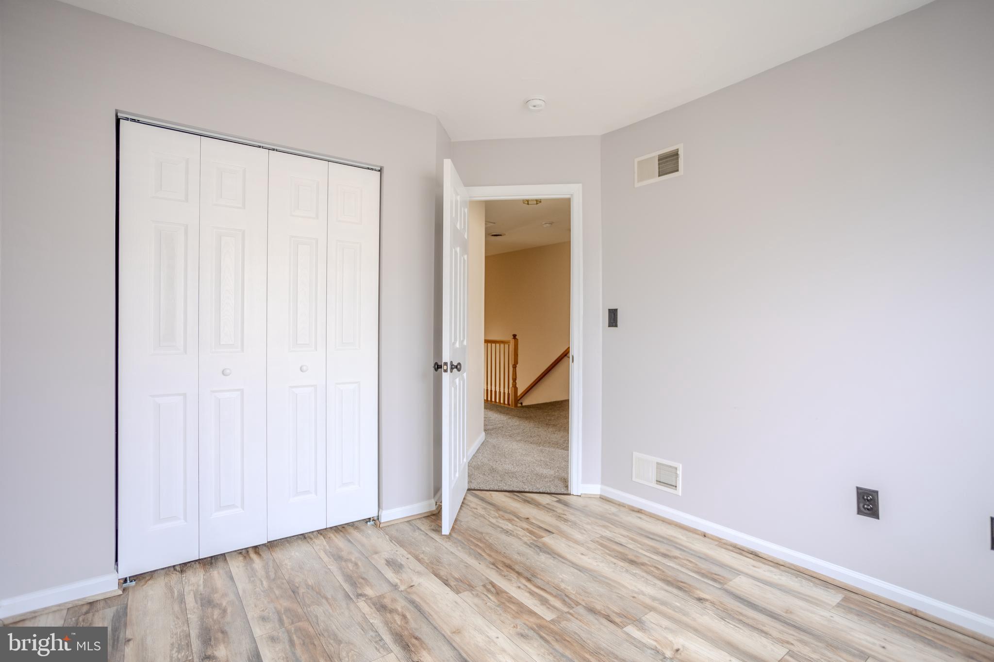 COLONIAL HILLS - Residential