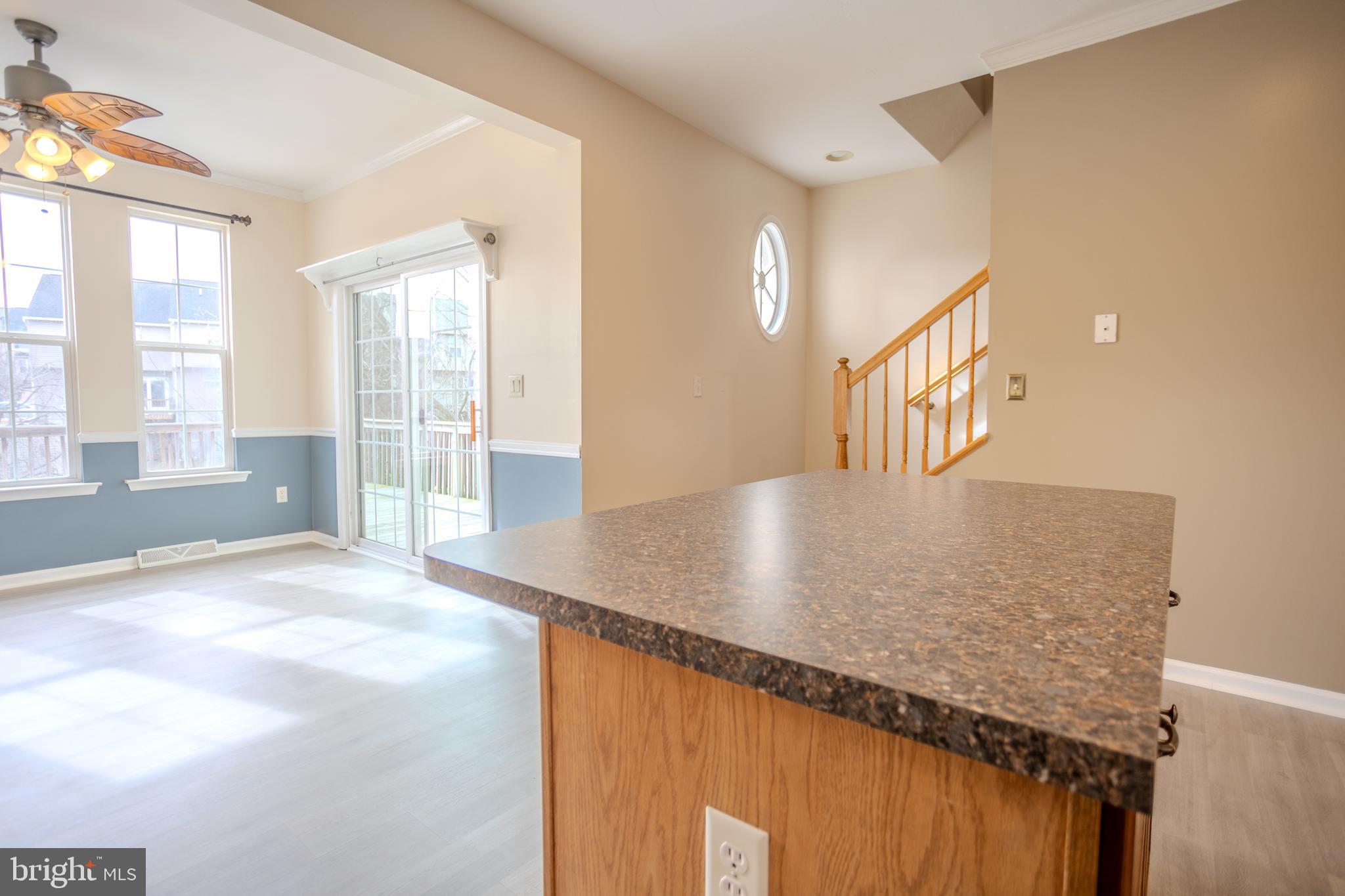 COLONIAL HILLS - Residential