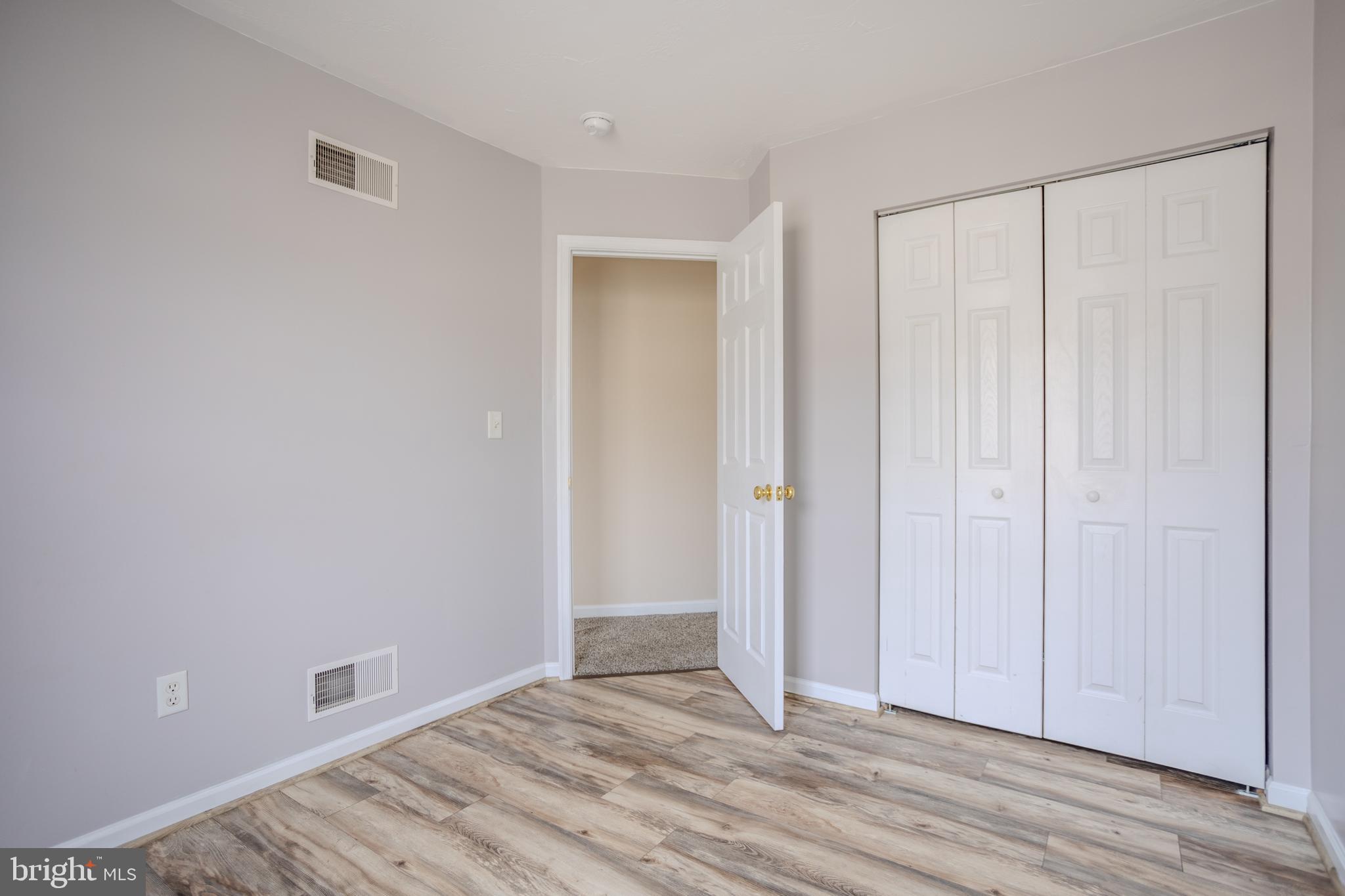 COLONIAL HILLS - Residential