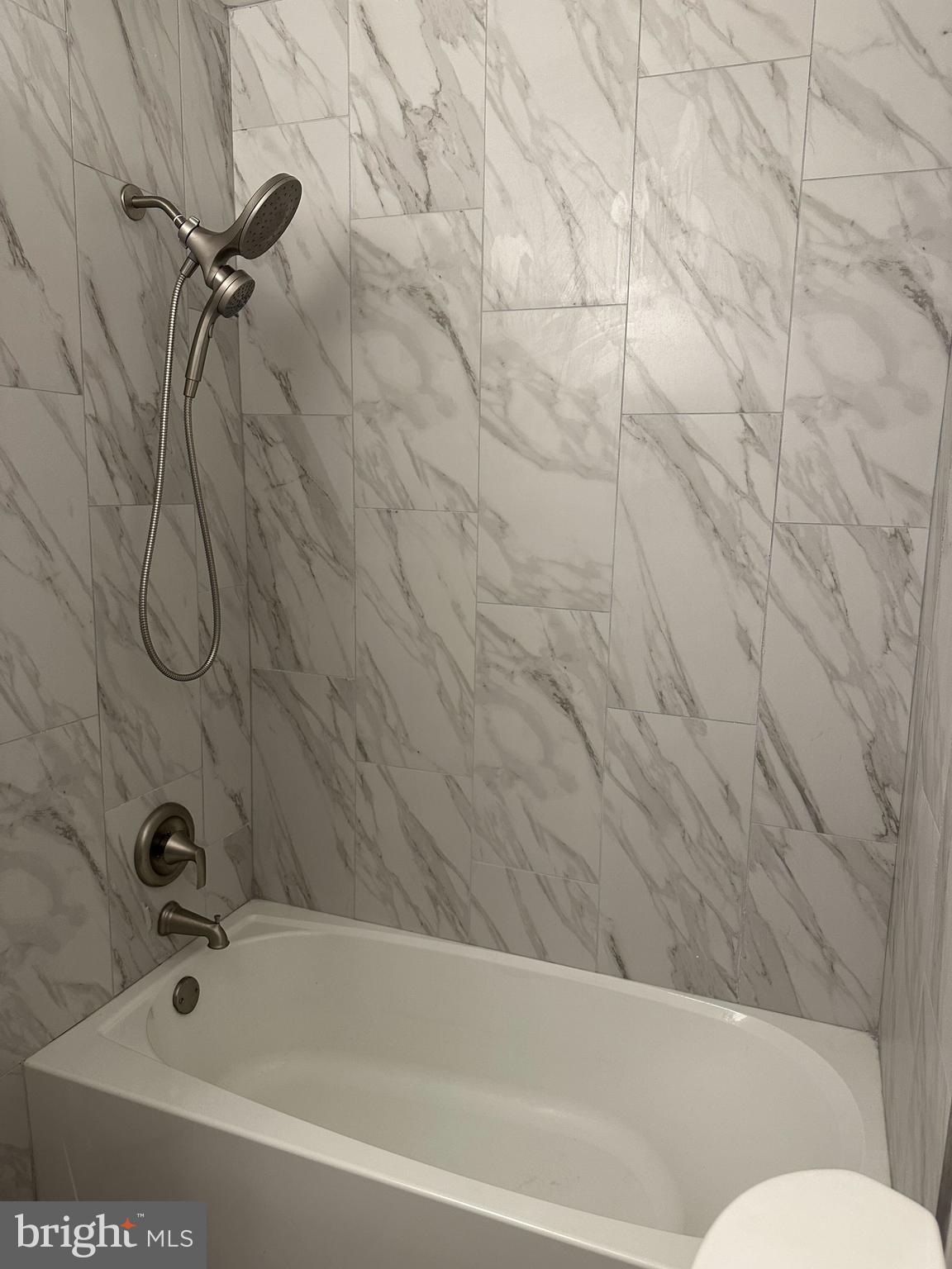 REFLECTION LAKE - Residential Lease