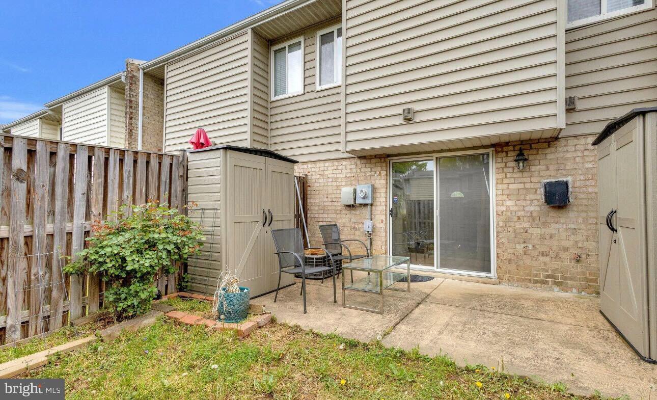 REFLECTION LAKE - Residential Lease