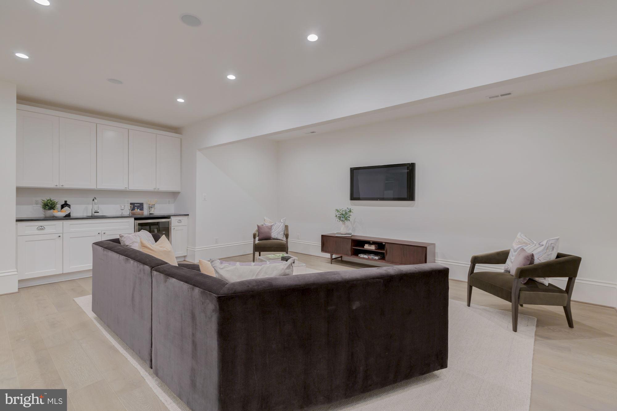 ALEXANDRIA - Residential