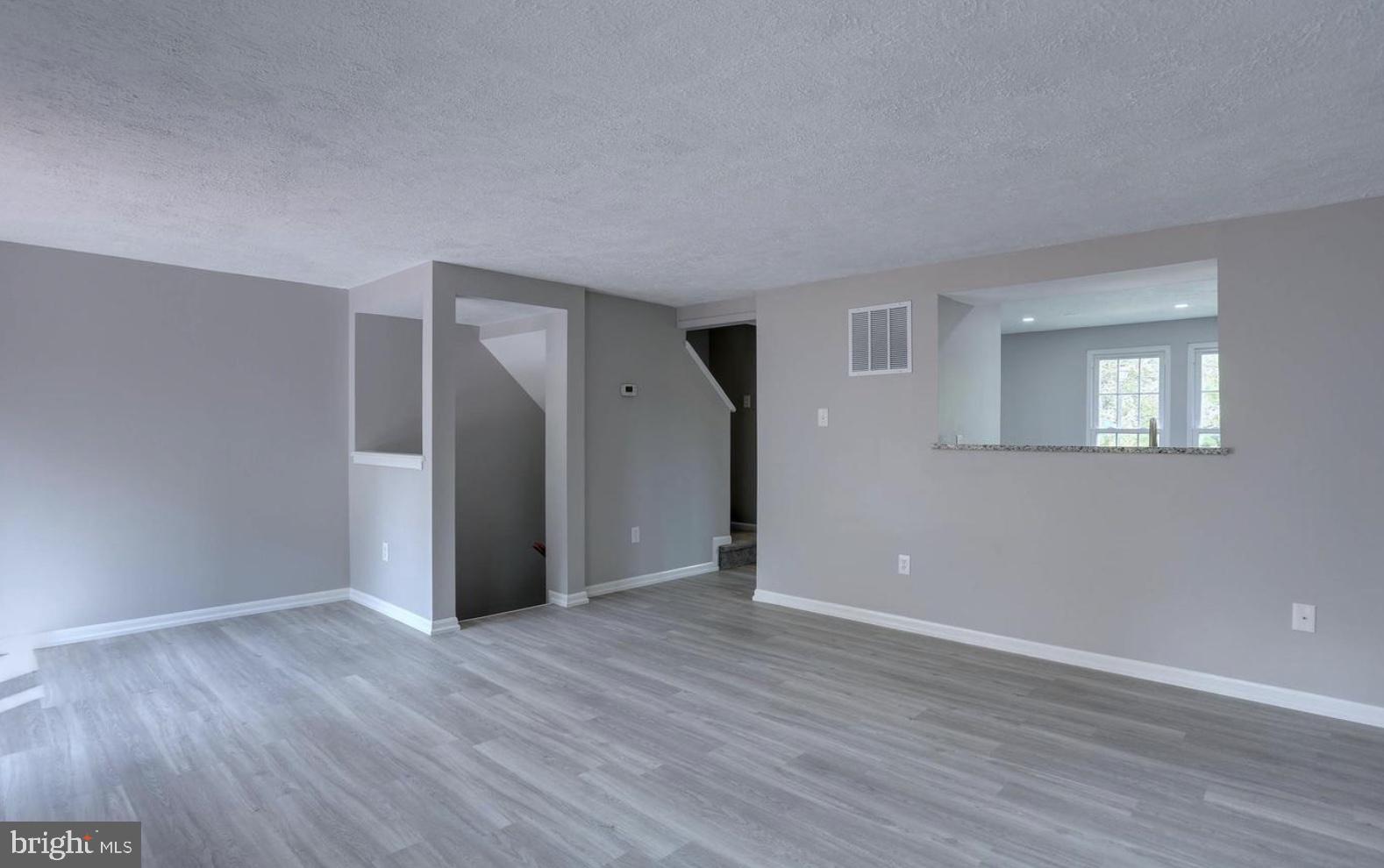 PARKVIEW TRAIL - Residential Lease