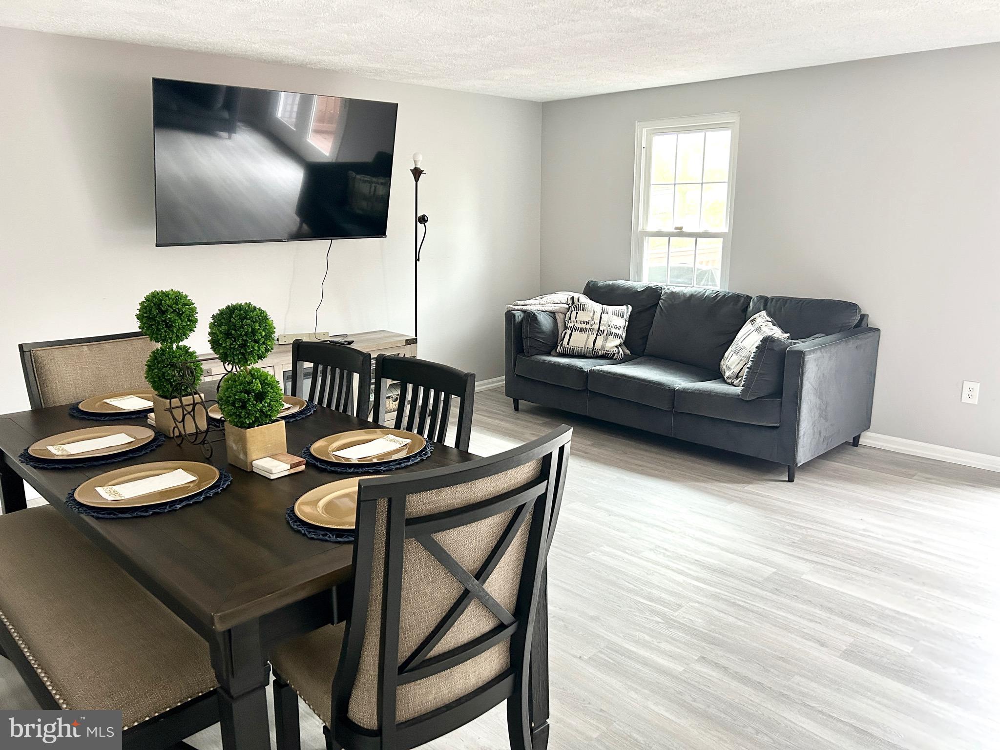 PARKVIEW TRAIL - Residential Lease