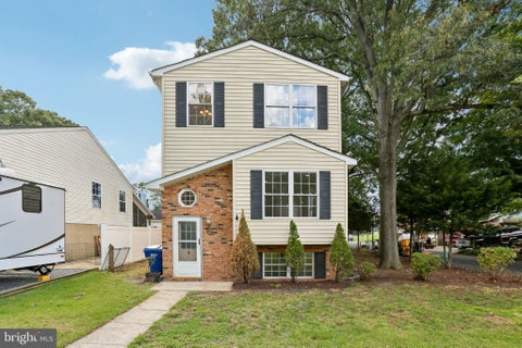 Homes For Sale - 7736 Woodlawn Avenue<br/> Anne Arundel County, PASADENA, MD 21122
