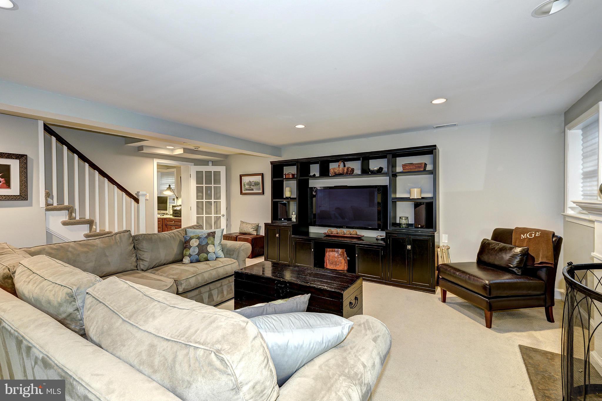 CHEVY CHASE - Residential