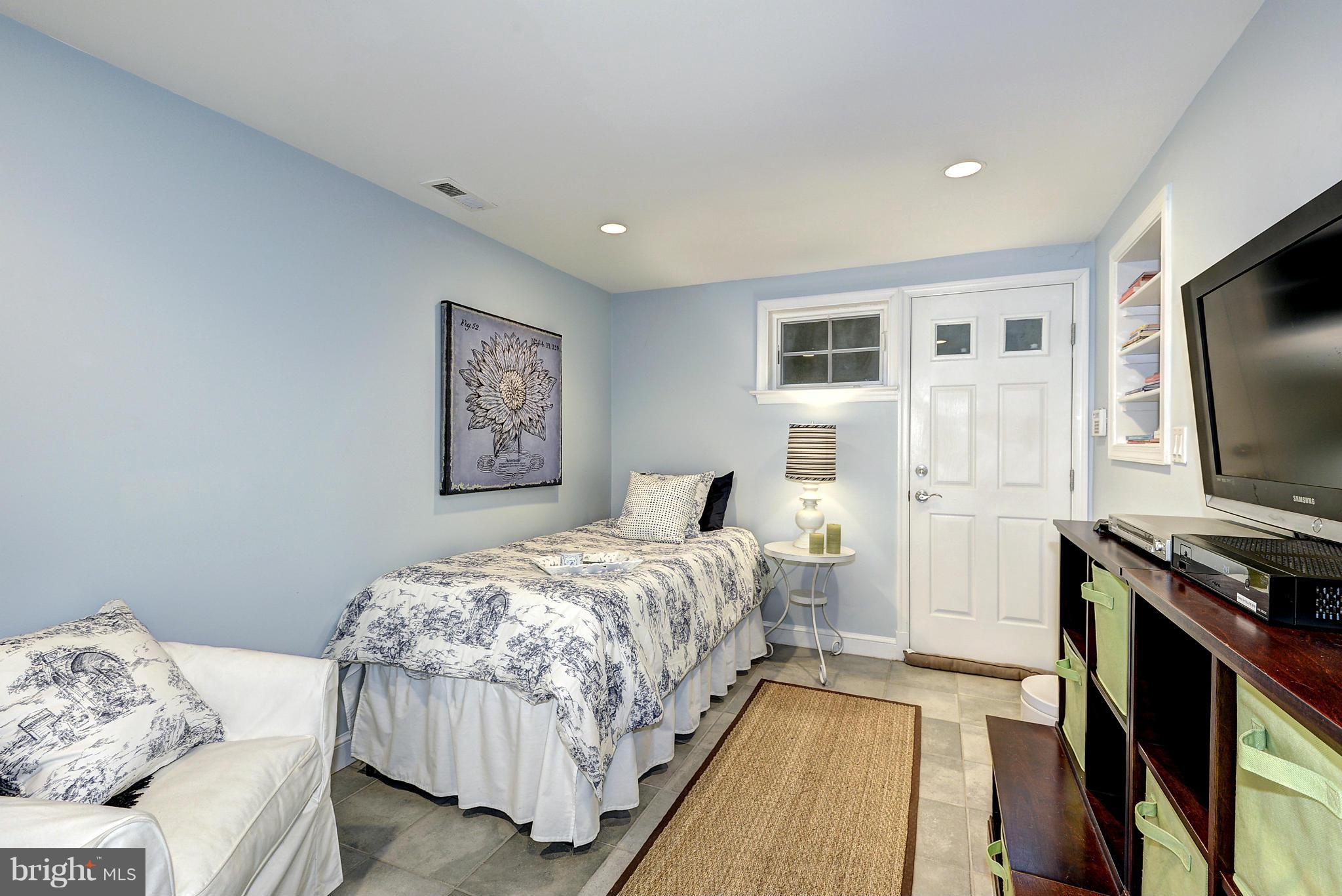 CHEVY CHASE - Residential