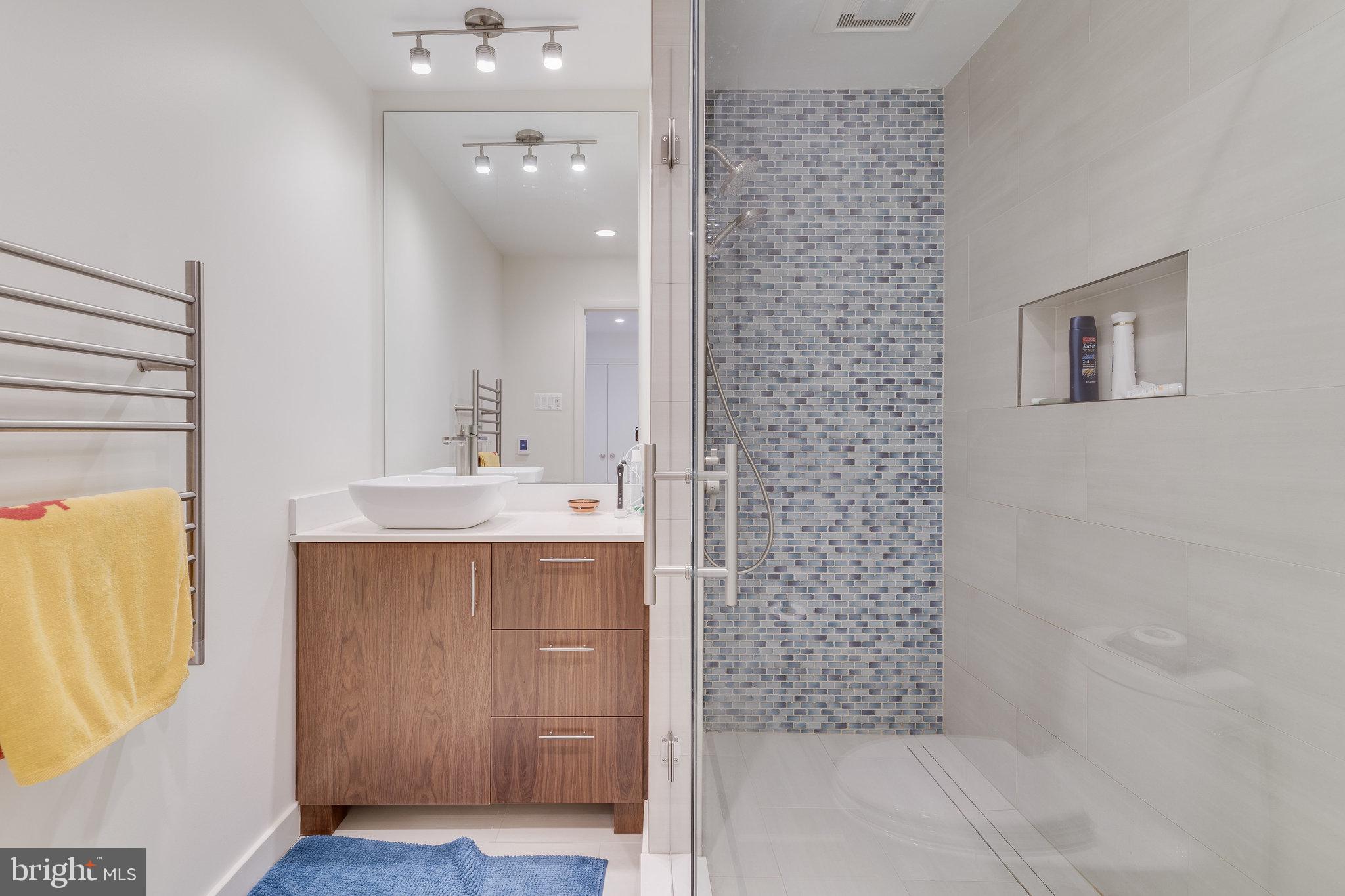 KENWOOD PARK - Residential Lease