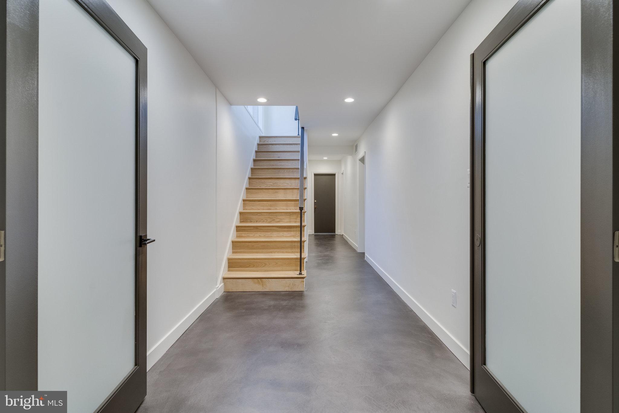 KENWOOD PARK - Residential Lease