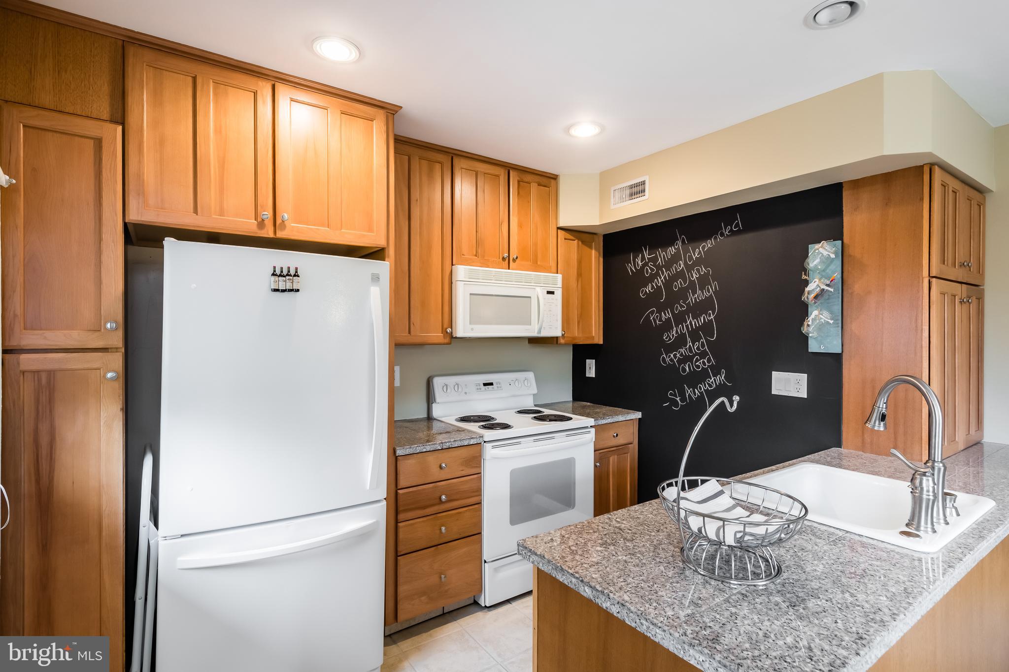 255 LOWRYS LANE B12