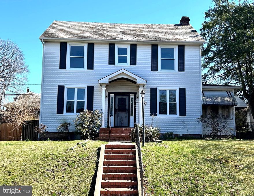 Detached home in Mayfield. This home features 5 bedrooms, separate living room, dining room and study. Some neighborhood amenities include Clifton Park Golf Course, Herring Run Park and Lake Montebello.
