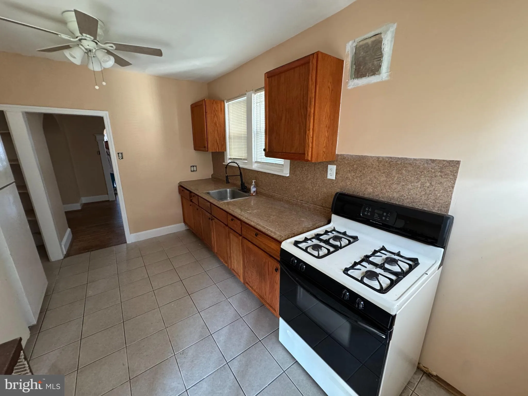 Collingswood, New Jersey 08108, United States, 3 Bedrooms Bedrooms, ,1 BathroomBathrooms,Residential,Active,252966