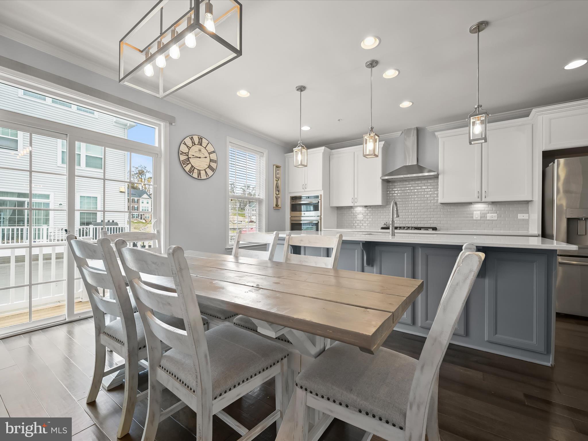 ELKRIDGE CROSSING - Residential