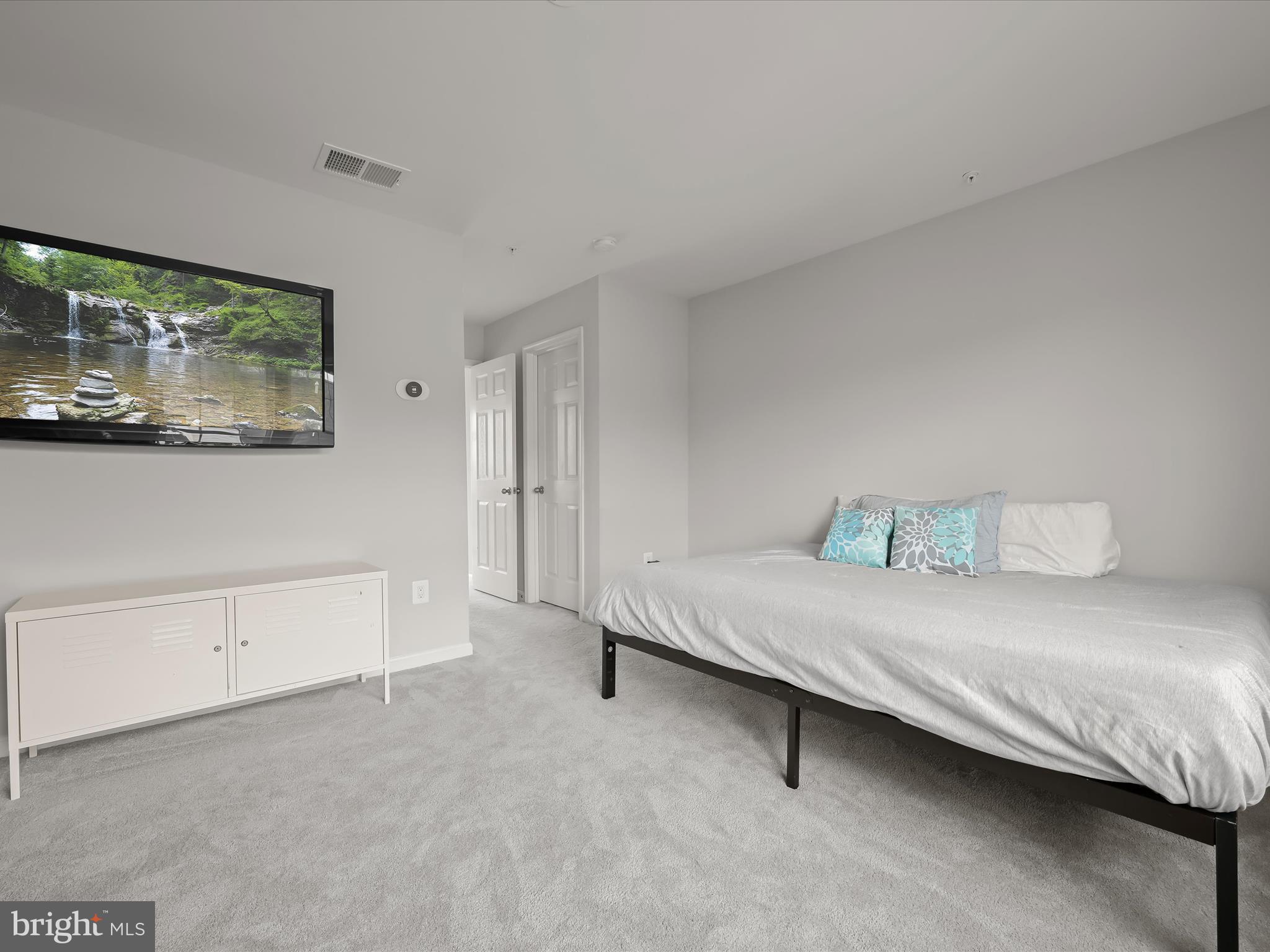 ELKRIDGE CROSSING - Residential