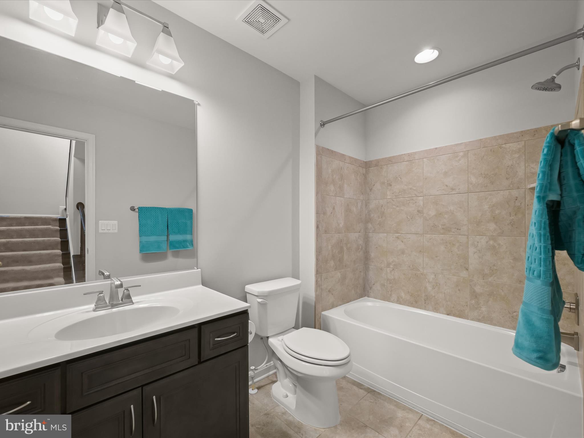 ELKRIDGE CROSSING - Residential