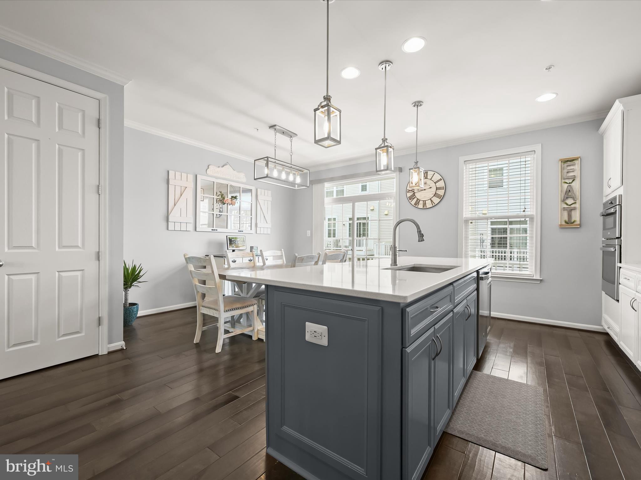 ELKRIDGE CROSSING - Residential