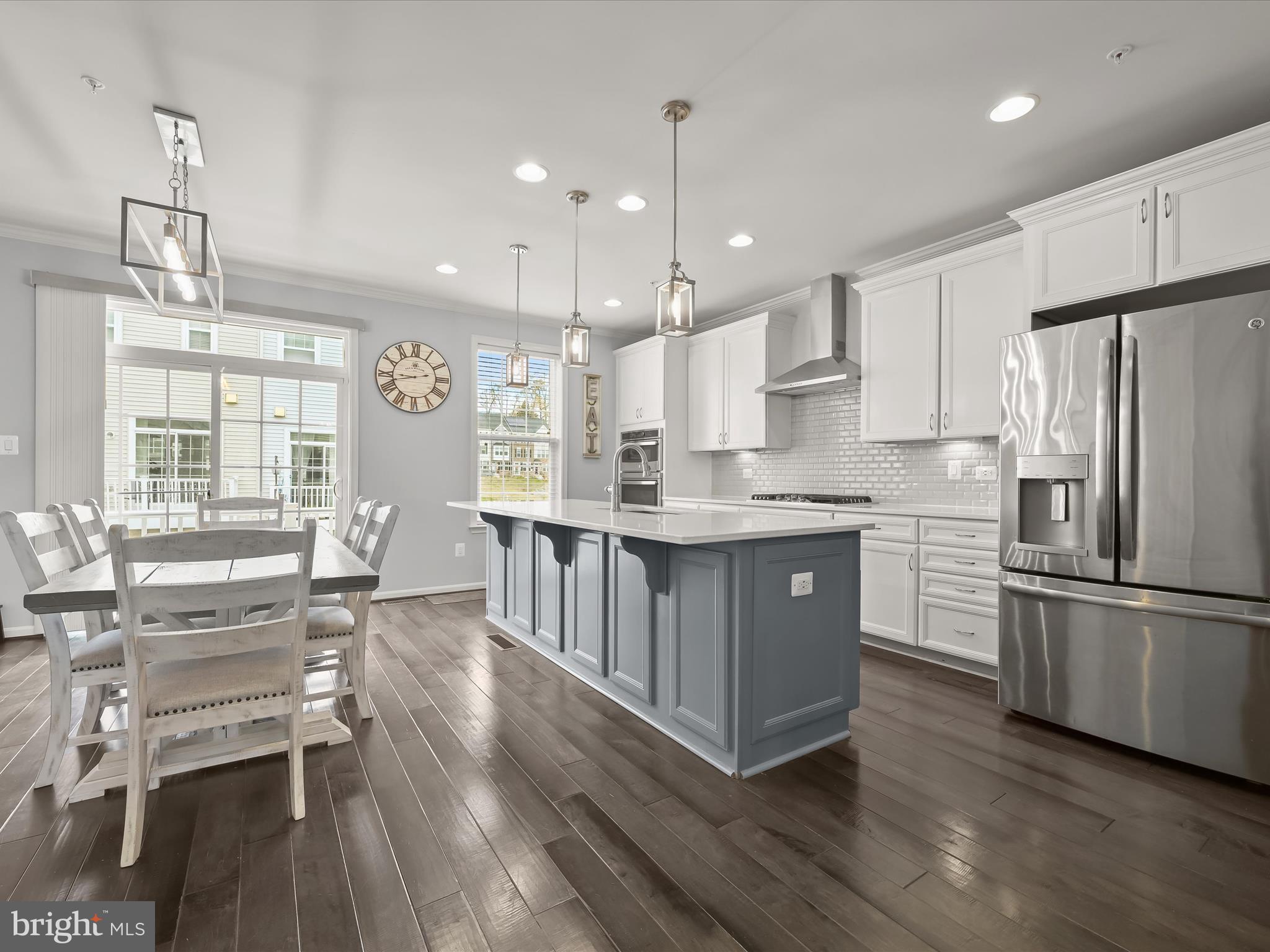 ELKRIDGE CROSSING - Residential