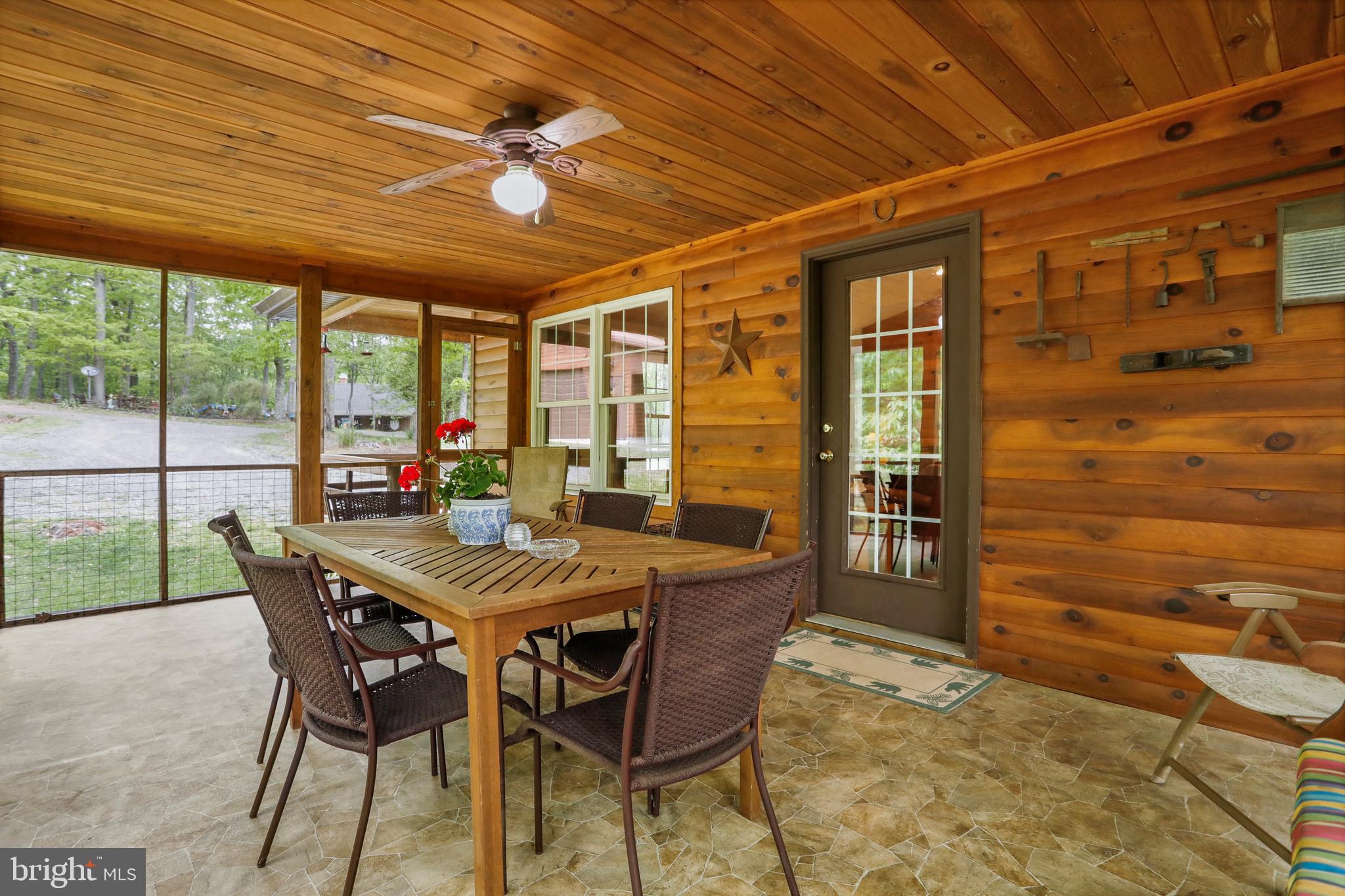 SLEEPY CREEK HIDEAWAY - Residential