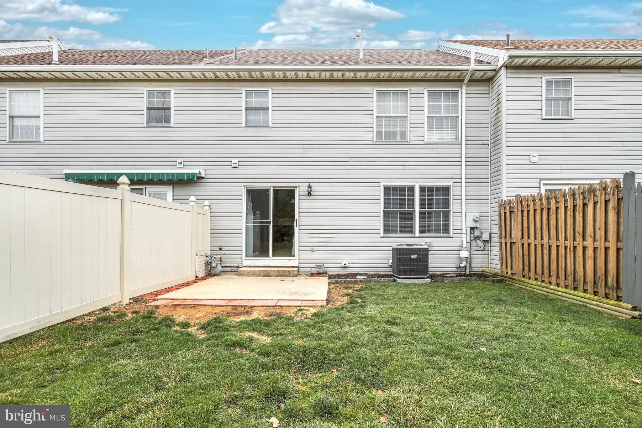 COUNTRY RIDGE - Residential