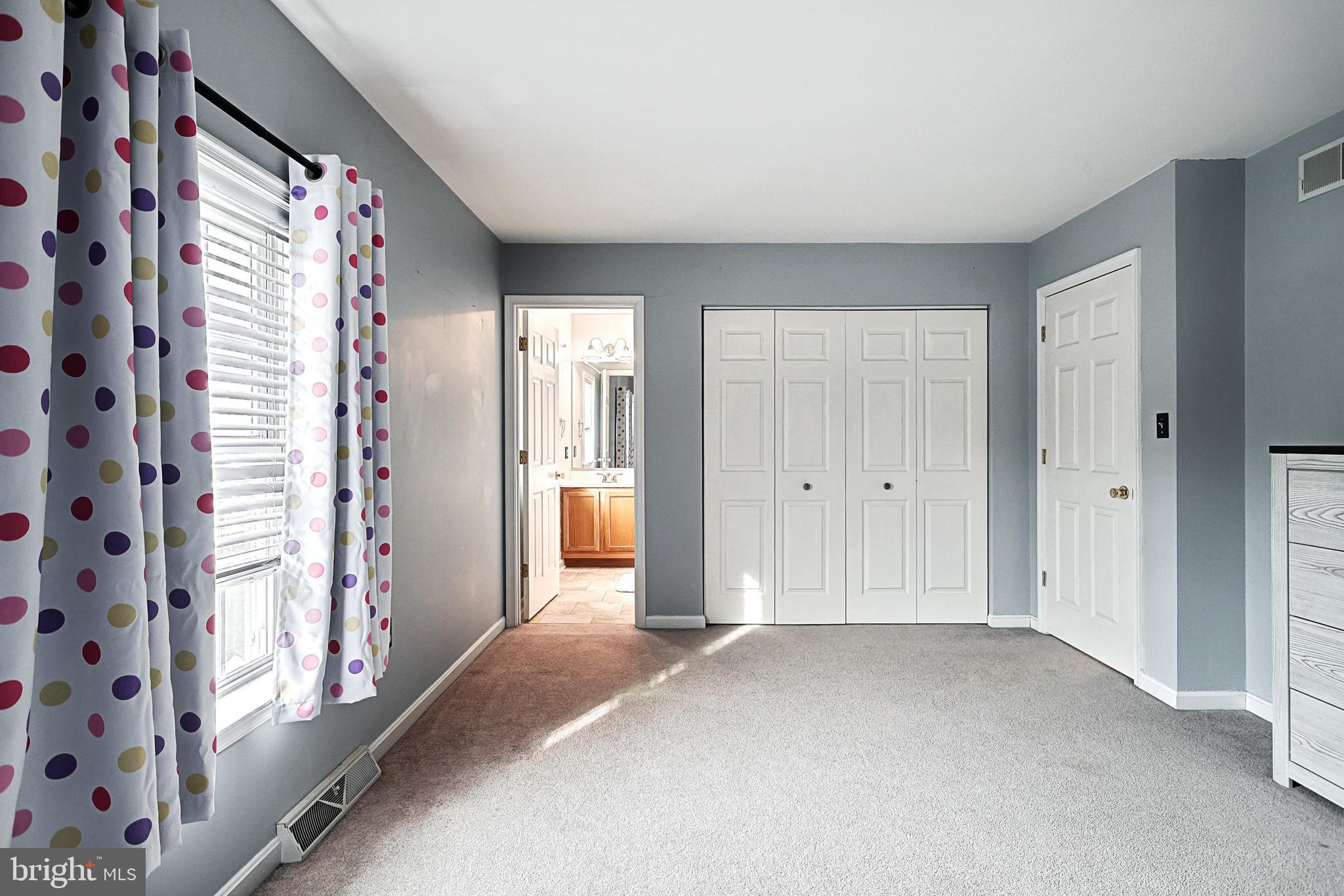 COUNTRY RIDGE - Residential