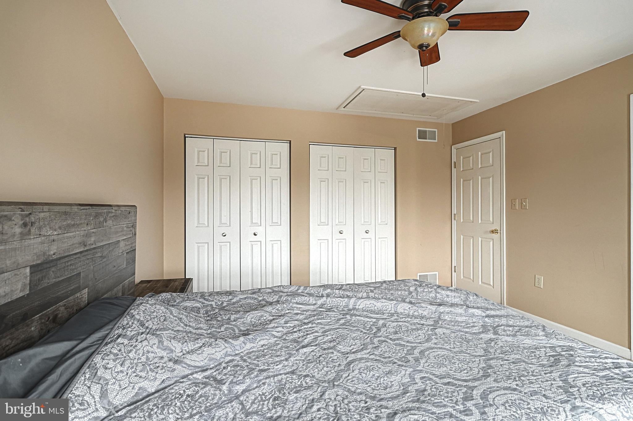 COUNTRY RIDGE - Residential