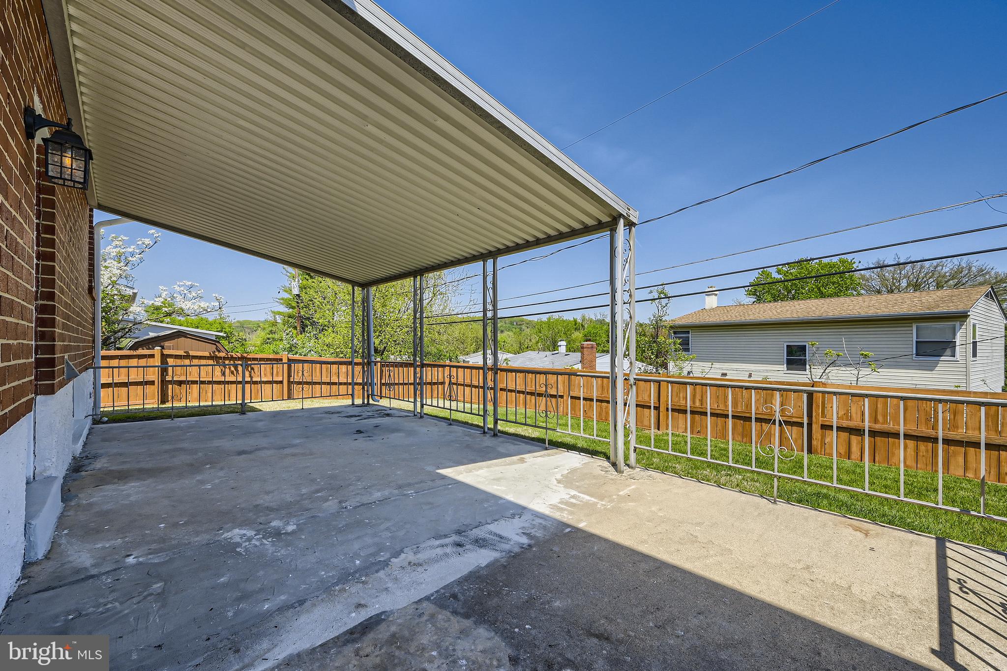 MONTROSE - Residential