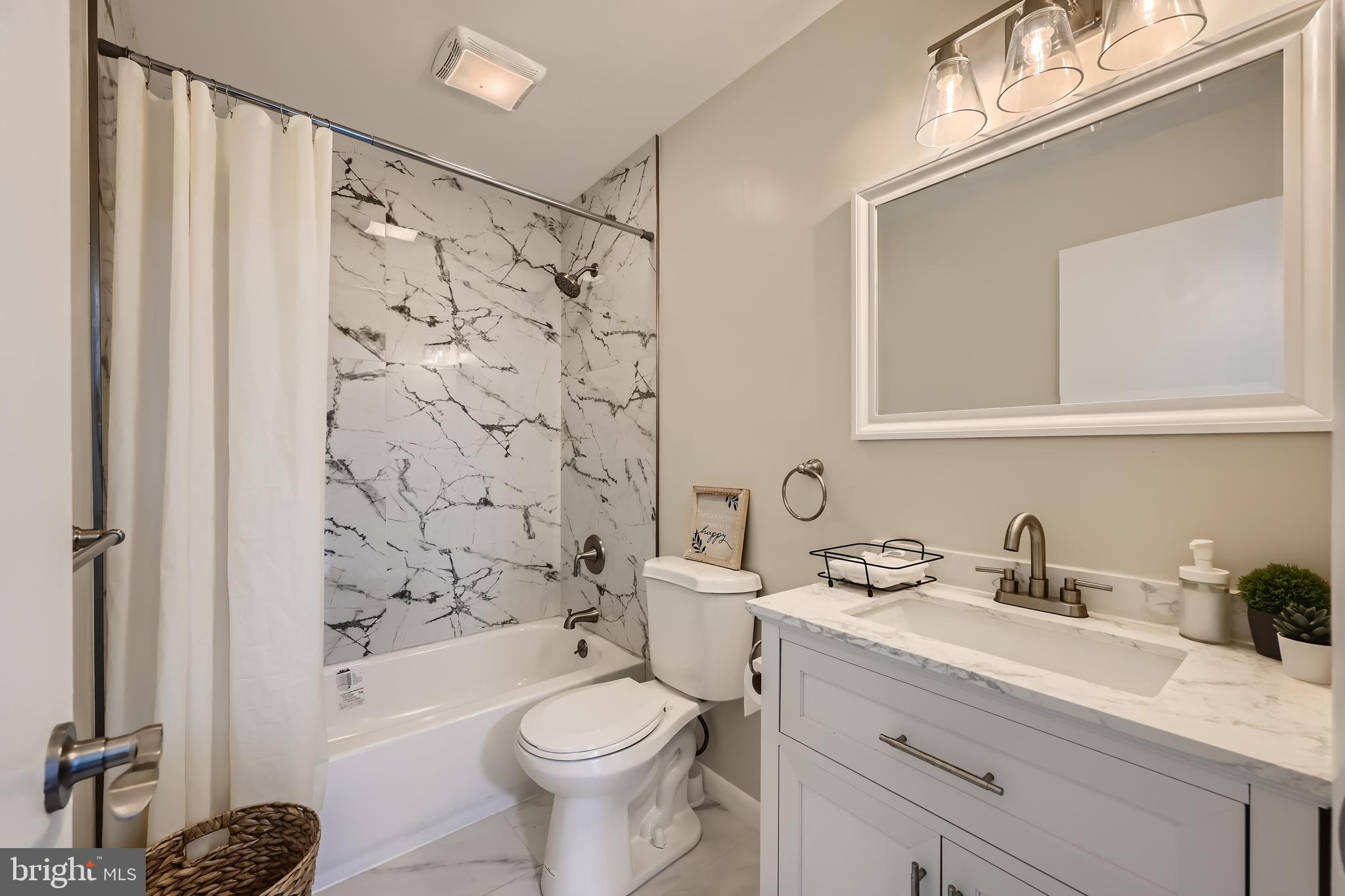 MONTROSE - Residential