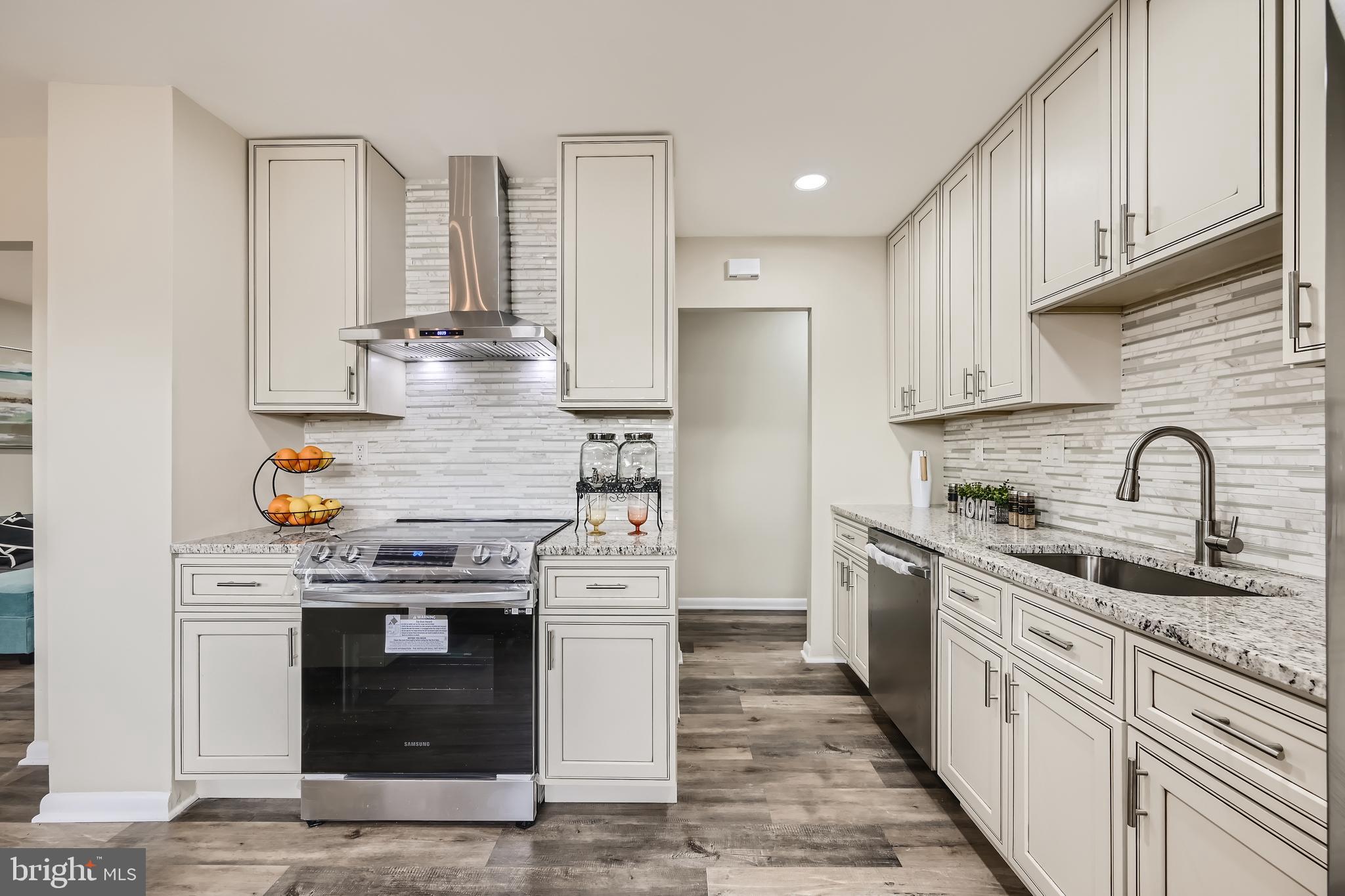 MONTROSE - Residential