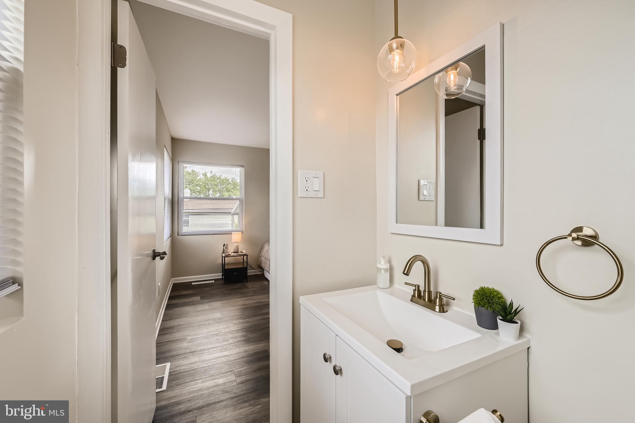 MONTROSE - Residential