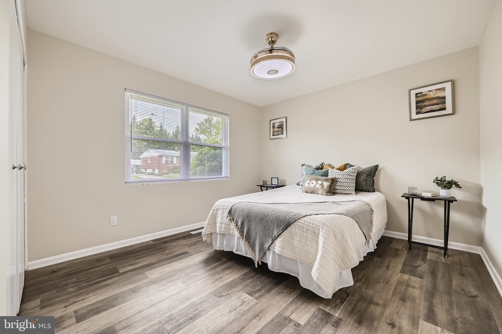 MONTROSE - Residential