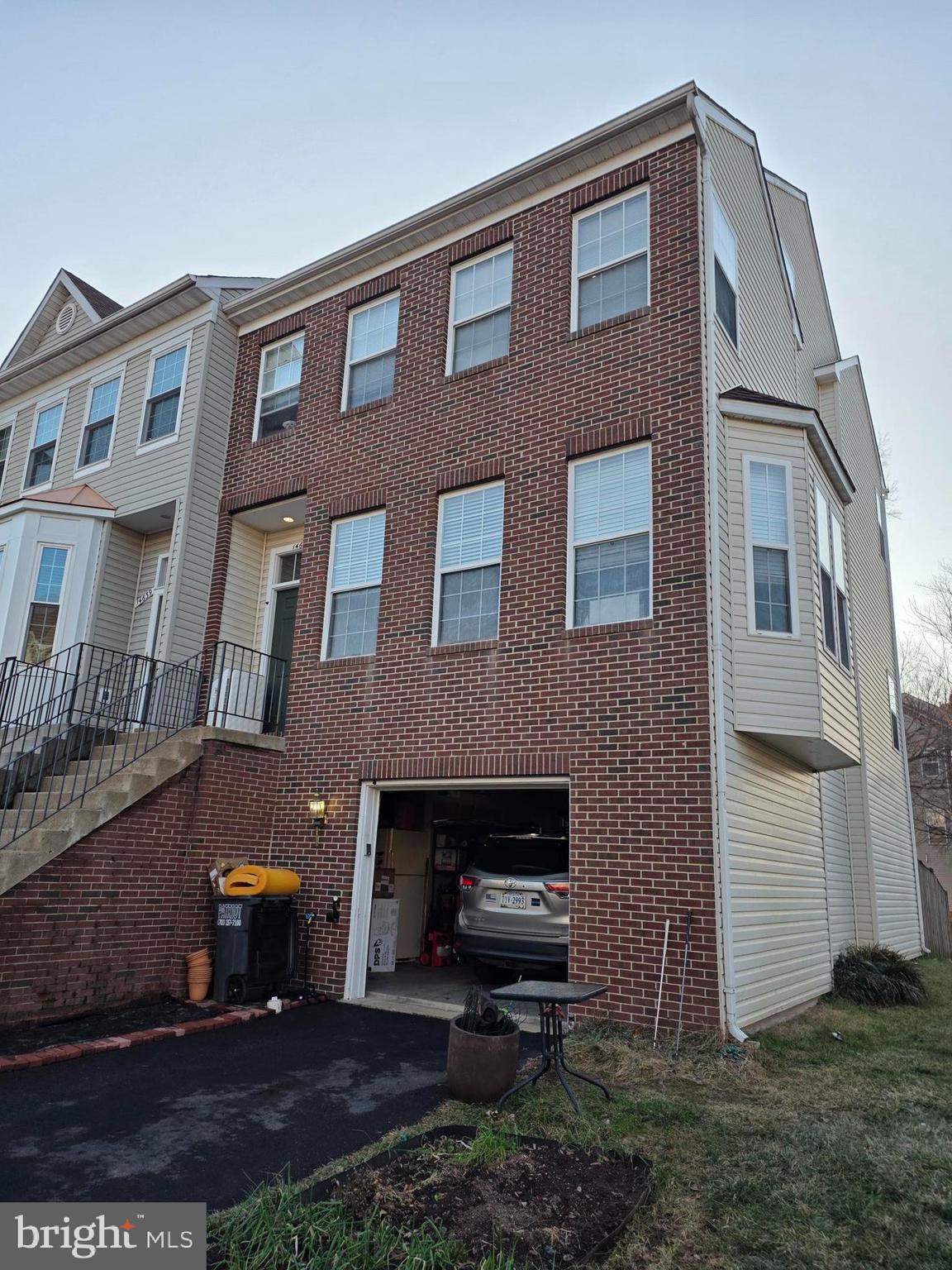 BRYARTON - Residential Lease