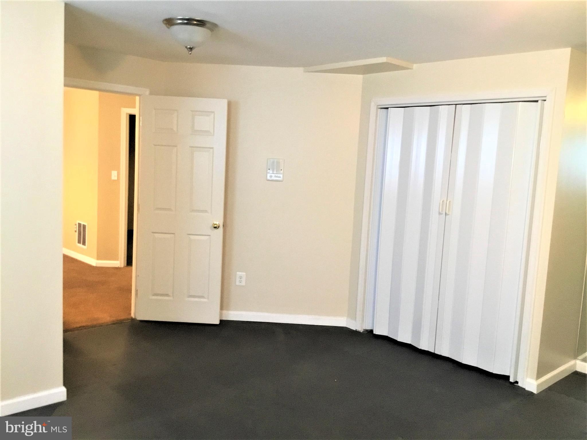 GLENSHIRE ESTATES - Residential Lease