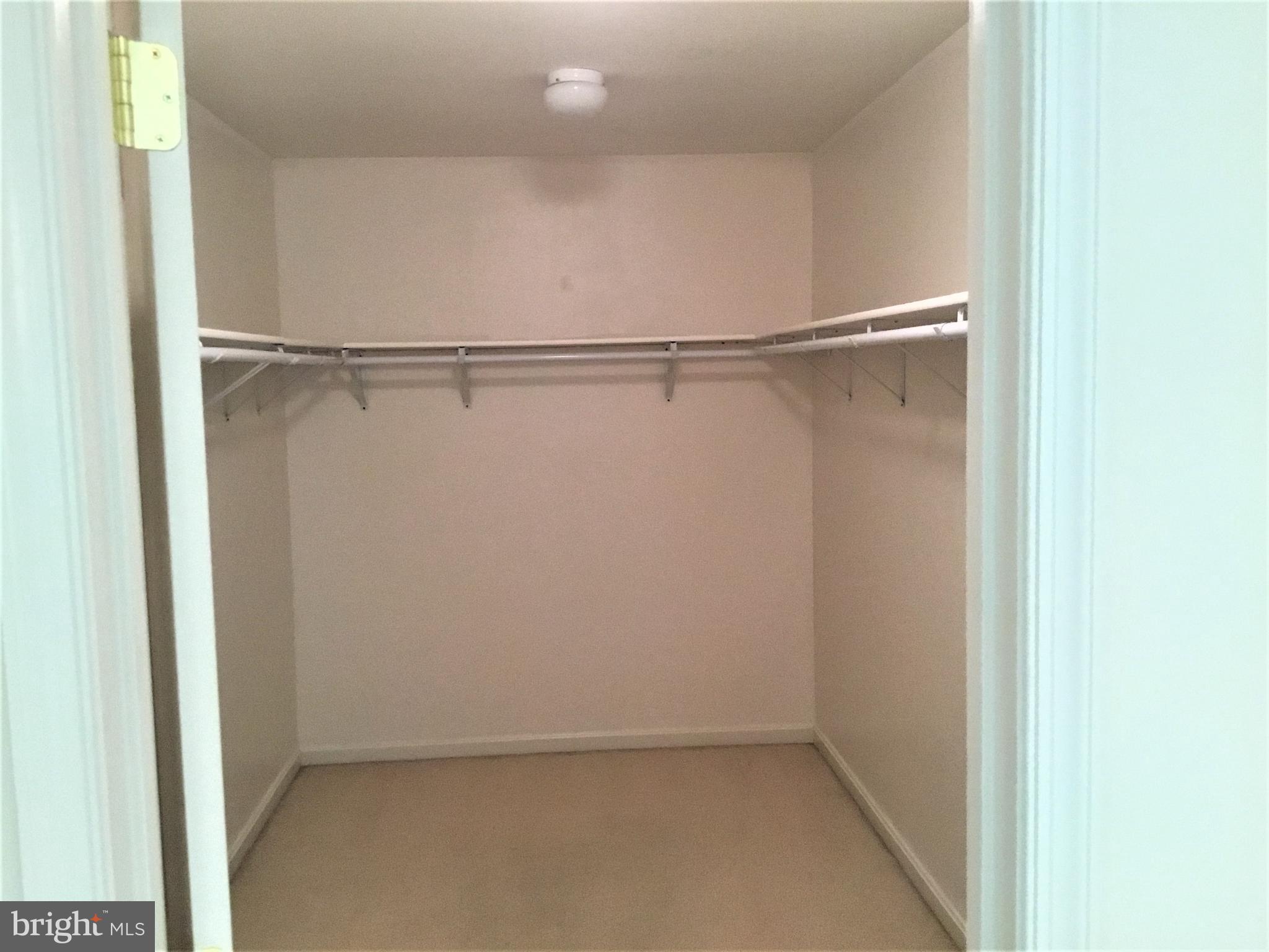 GLENSHIRE ESTATES - Residential Lease