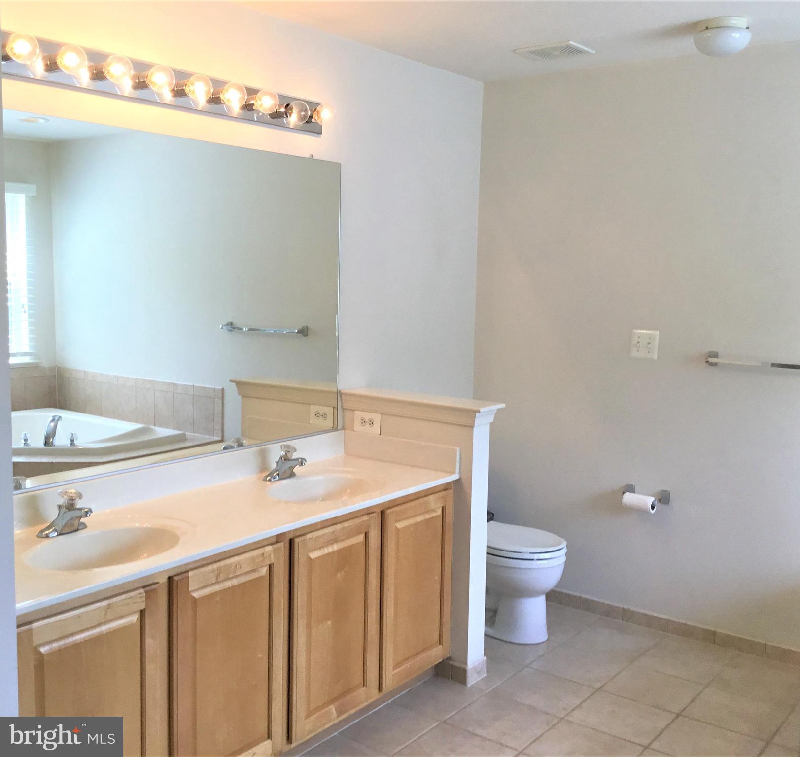 GLENSHIRE ESTATES - Residential Lease