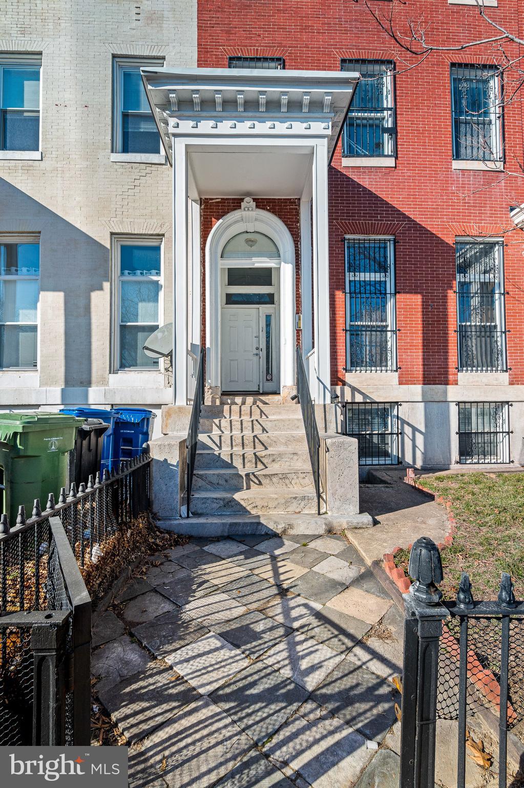 FRANKLIN SQUARE HISTORIC DISTRICT - Residential Lease