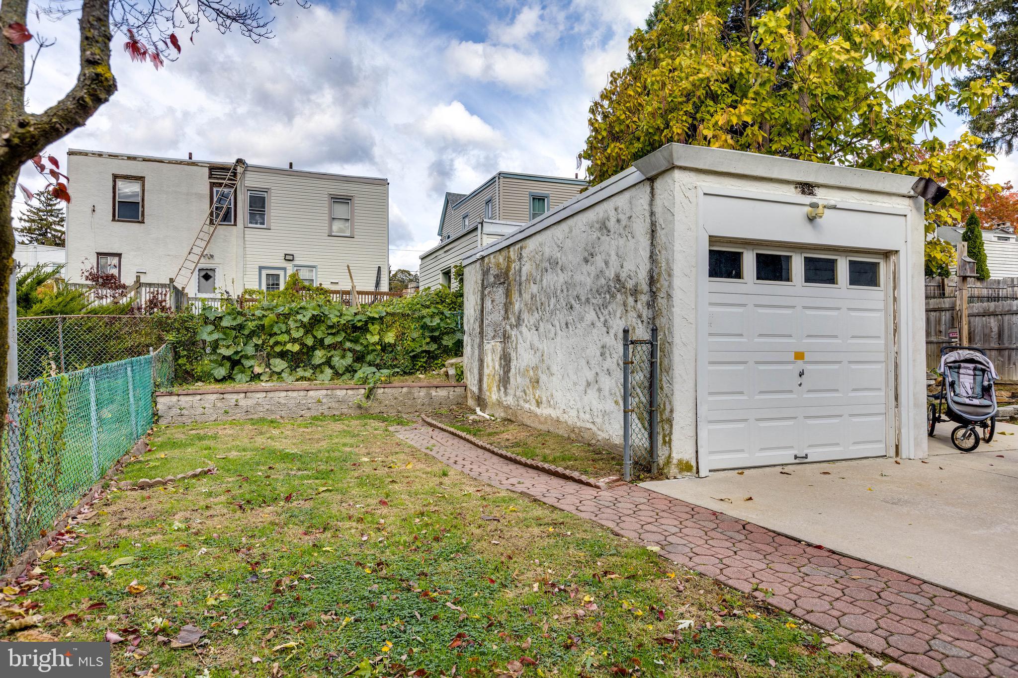 DREXEL PLAZA - Residential Lease